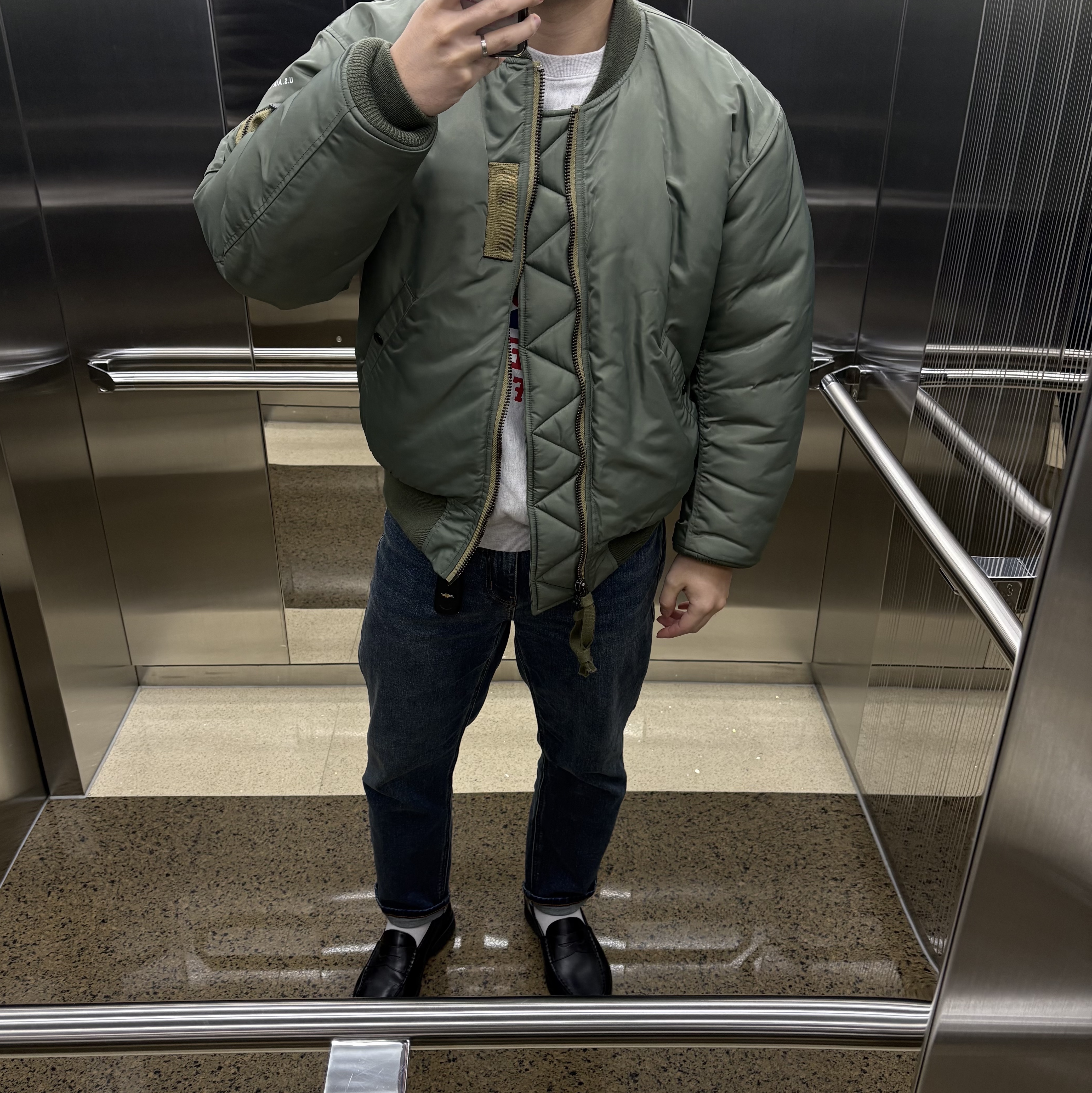 Buzz Rickson's Type L-2B Skyline Clothing Corporation Sage 착용 스타일