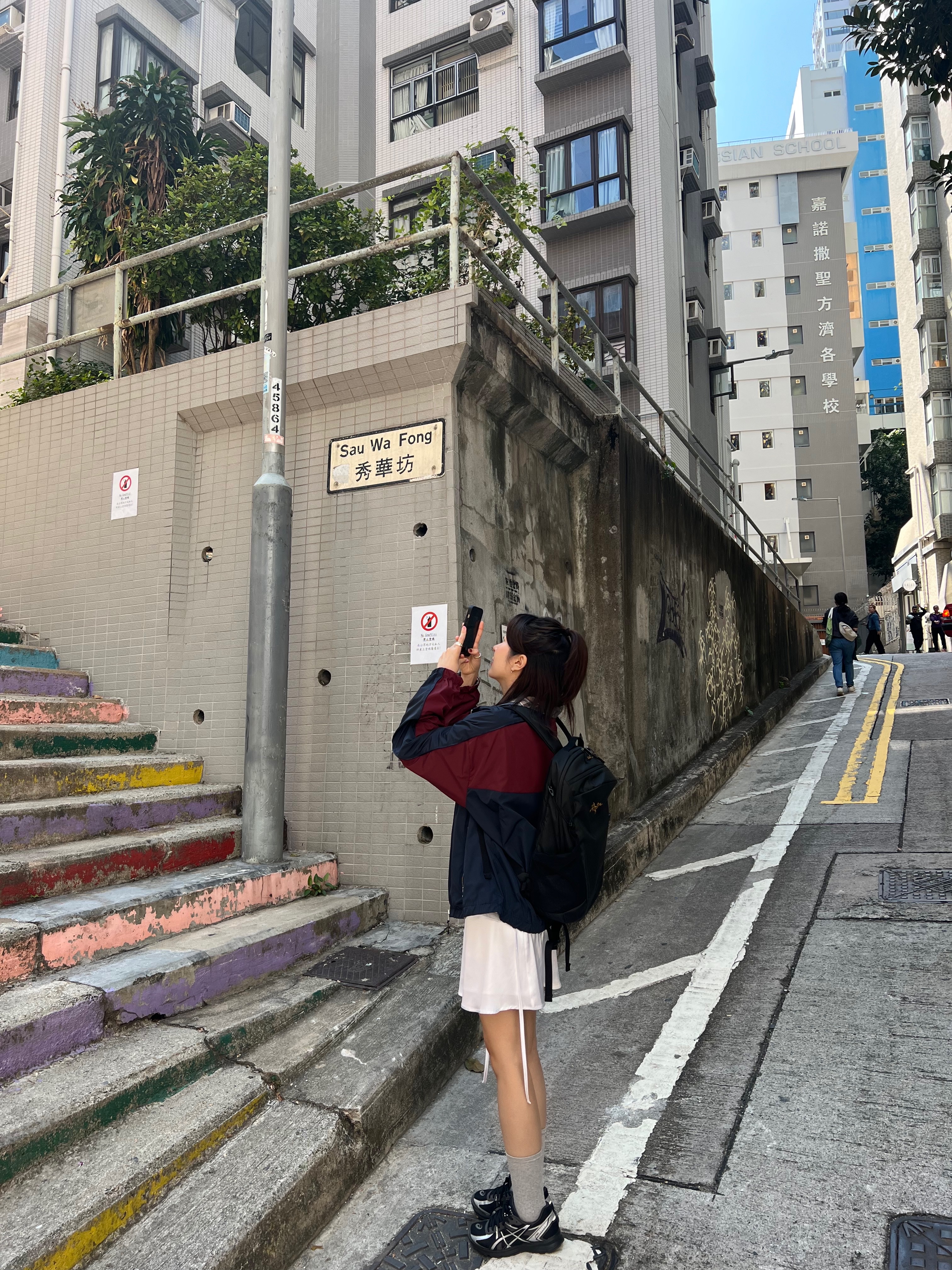 Arc'teryx Mantis 16 Backpack Black, Asics Jog 100 S Black Pure Silver - D Standard 착용 스타일 - 3