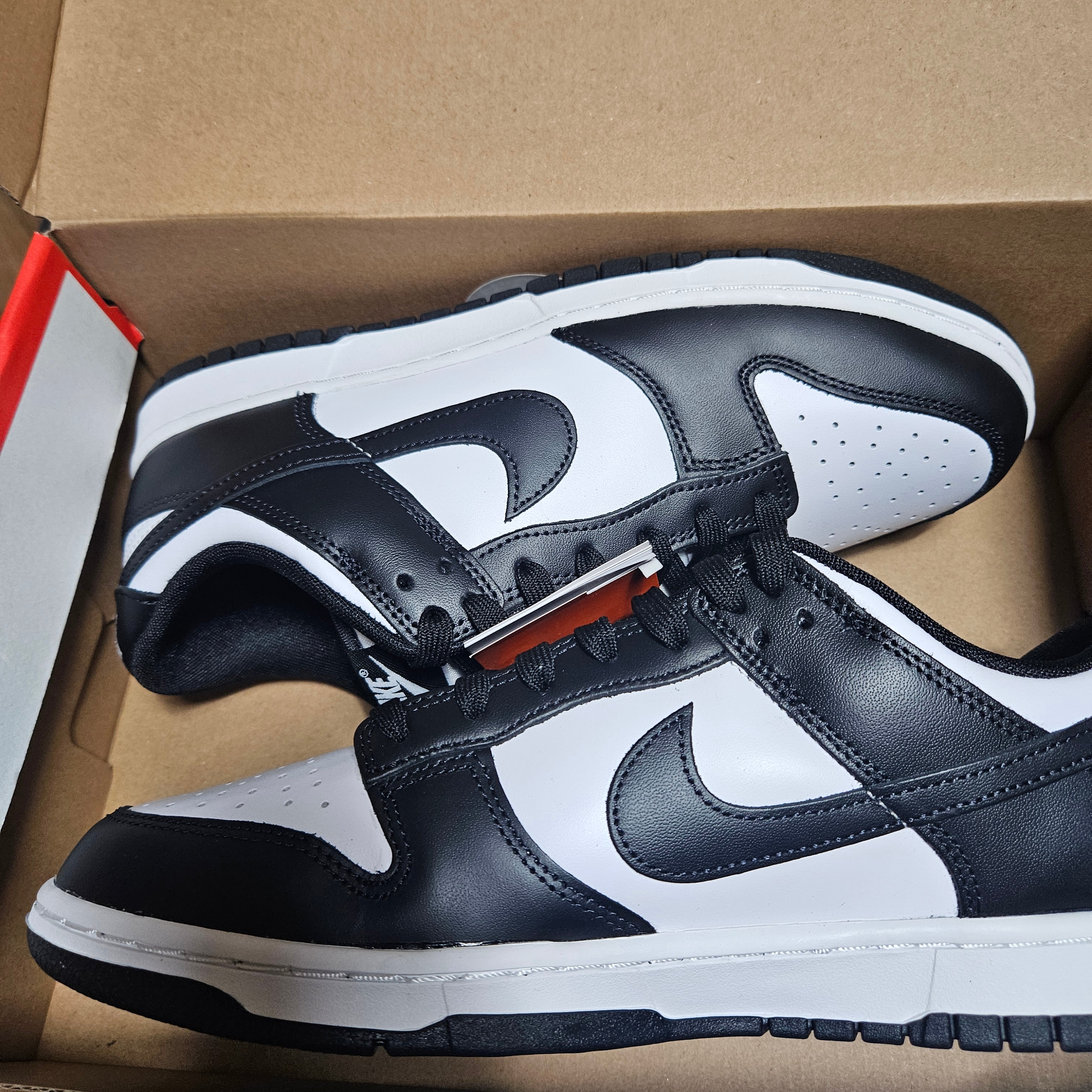 Nike Dunk Low Retro Black 착용 스타일