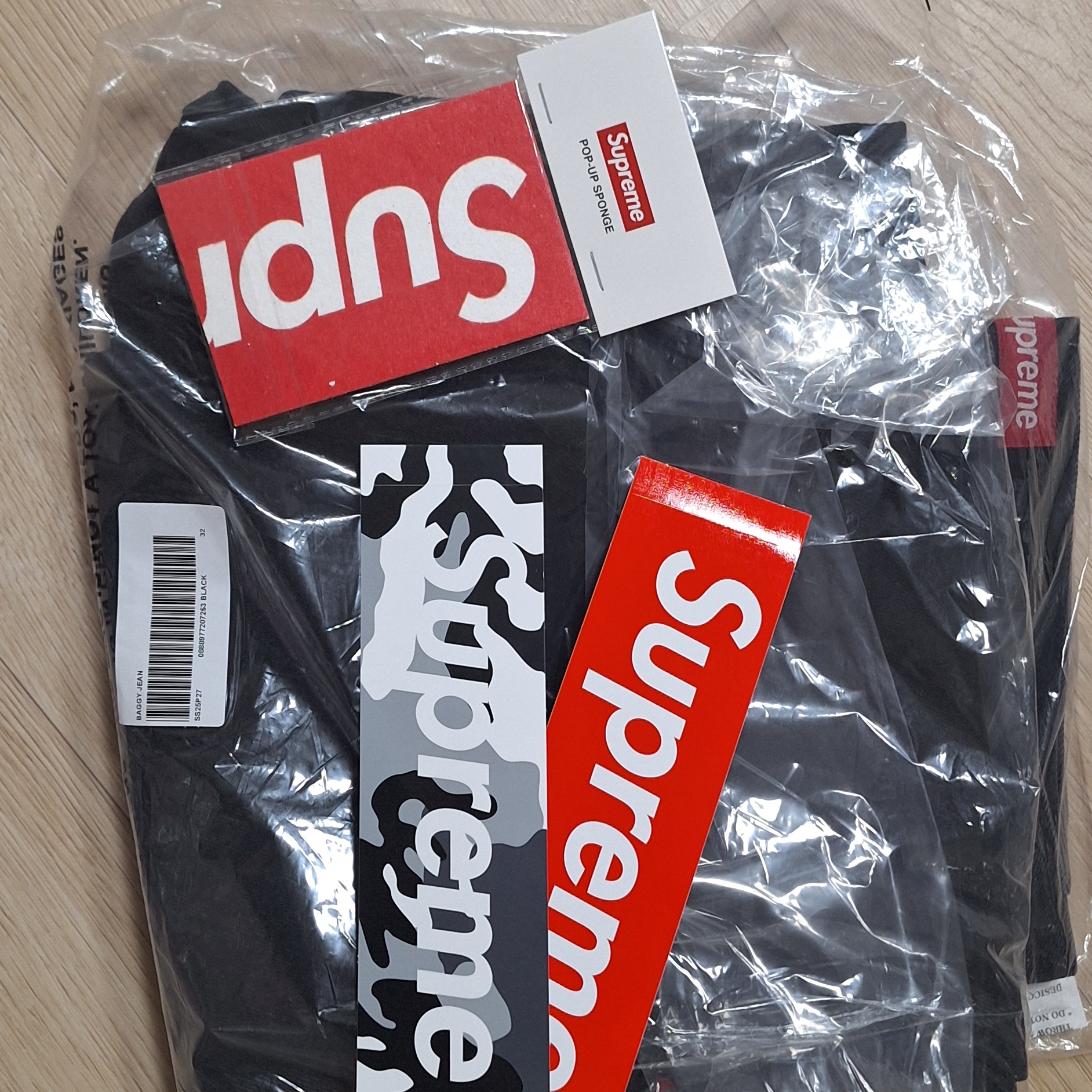 Supreme Baggy Jean Black - 25SS 착용 스타일