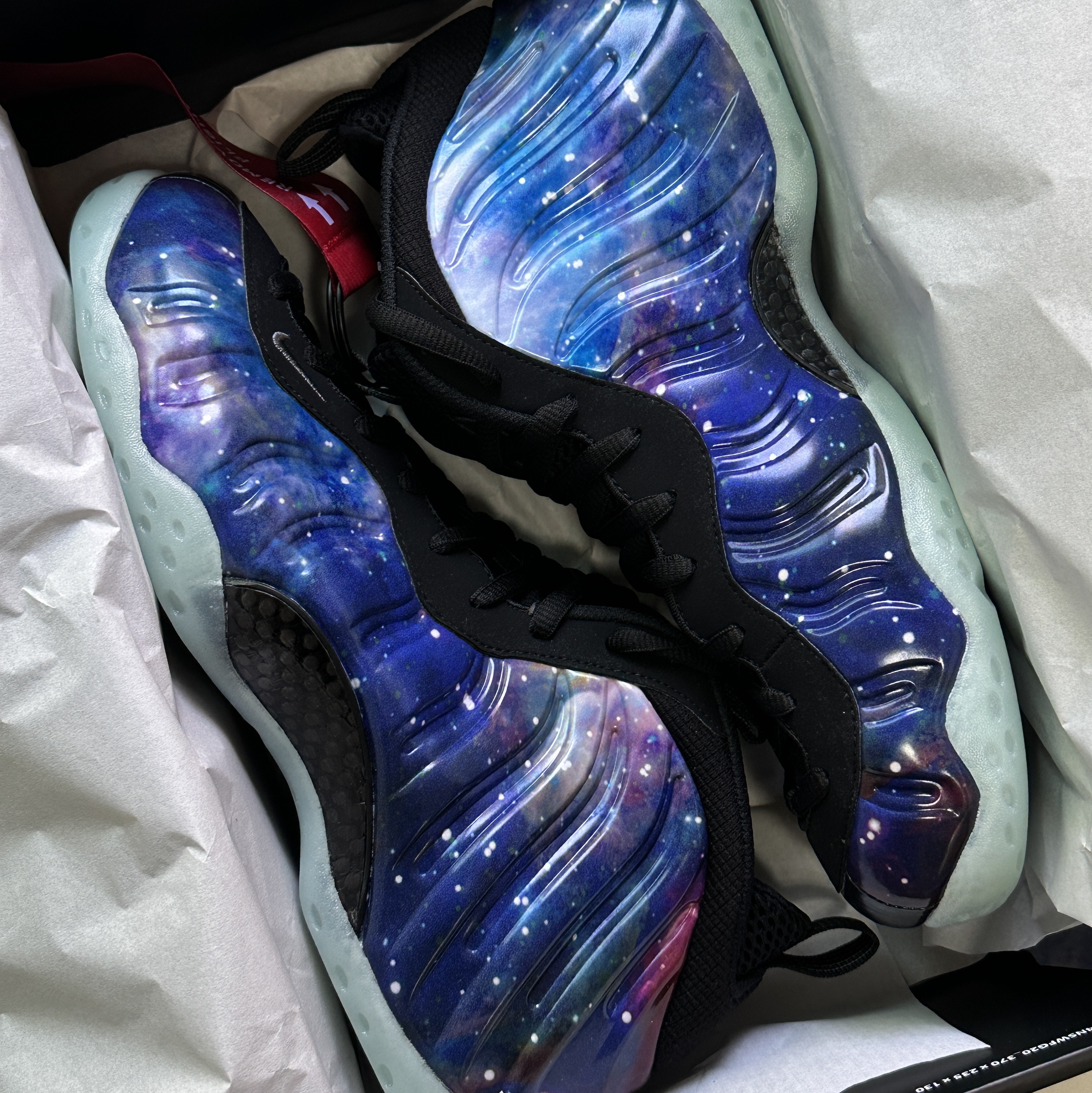 Nike Air Foamposite One Galaxy 착용 스타일