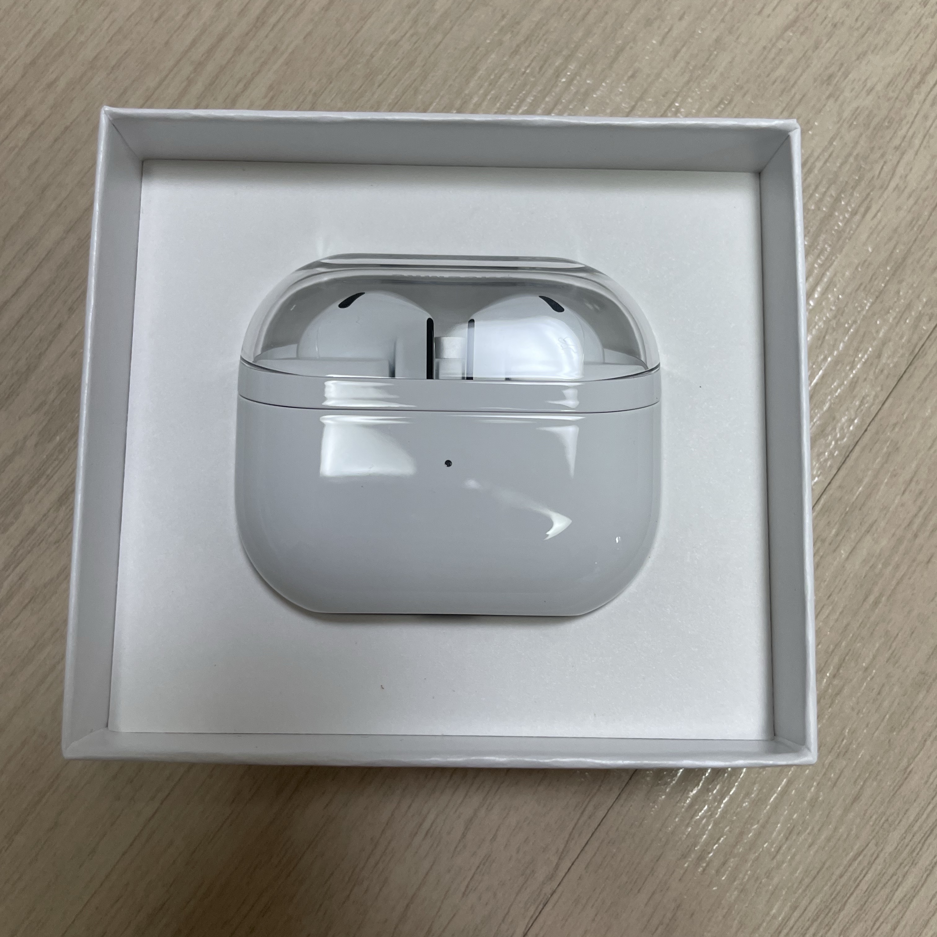 Samsung Galaxy Buds3 White 착용 스타일