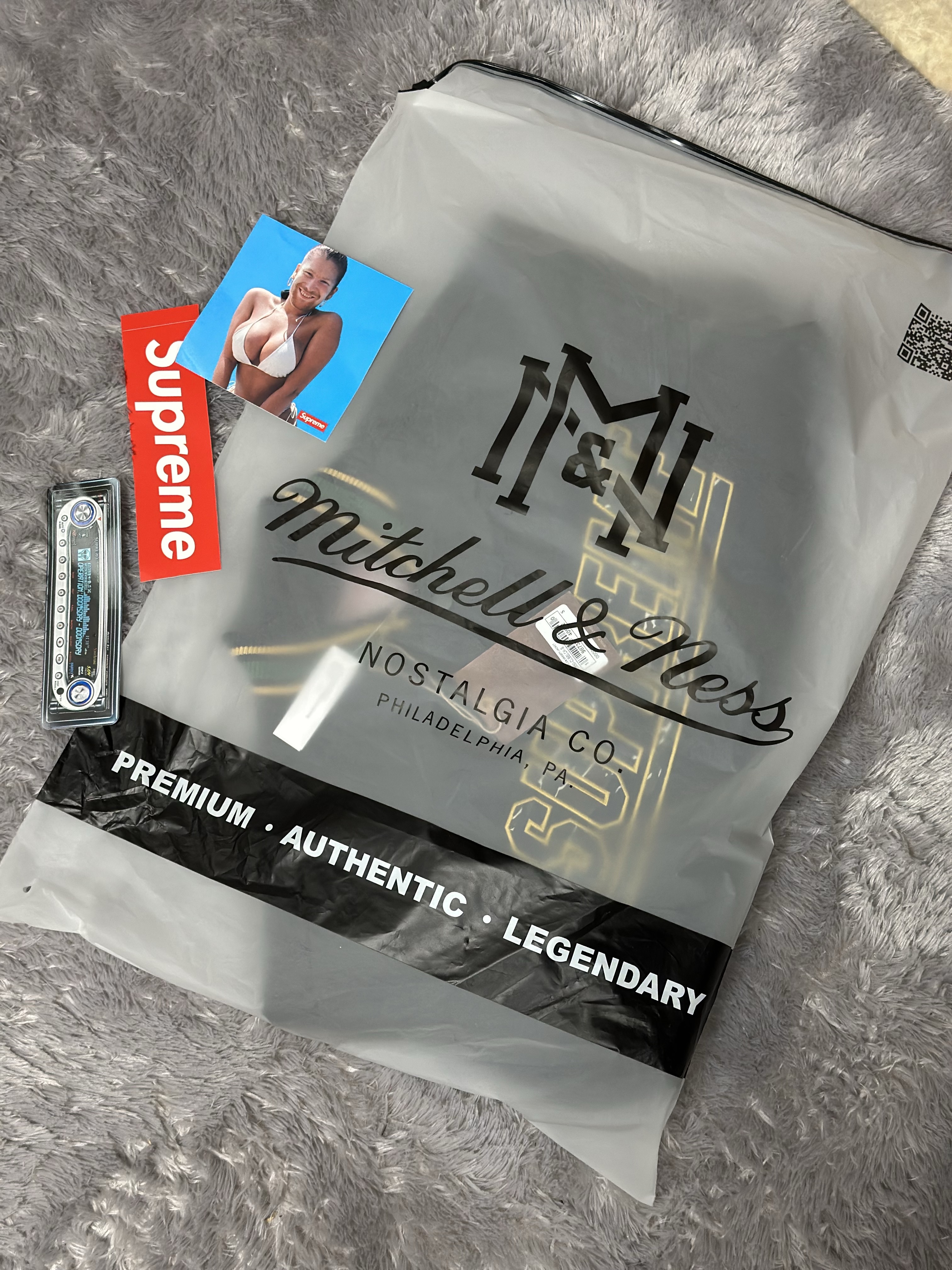 Supreme Mitchell & Ness Camo Logo Varsity Jacket Black - 25SS 착용 스타일 - 1