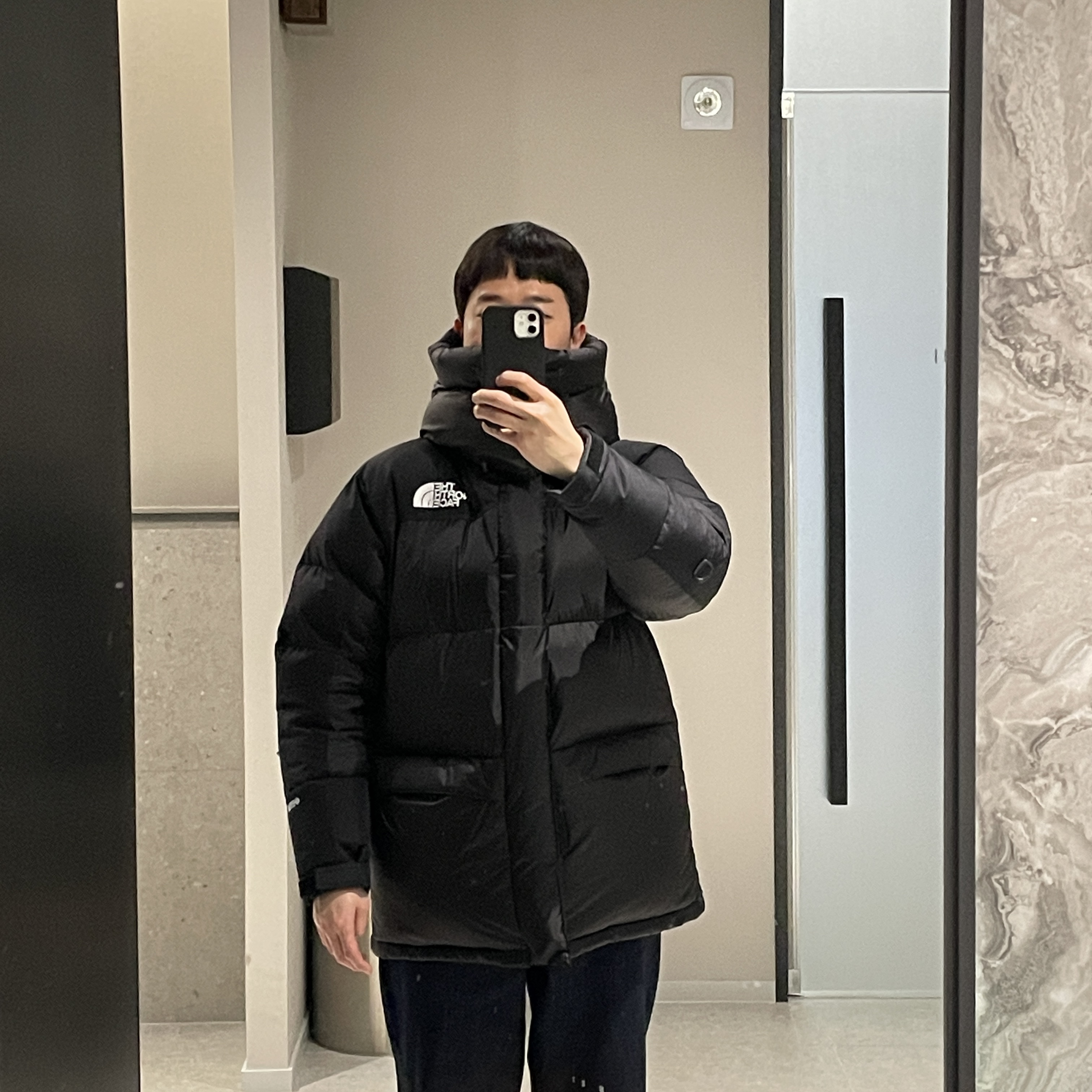 The North Face Him Down Parka Black 착용 스타일 - 2