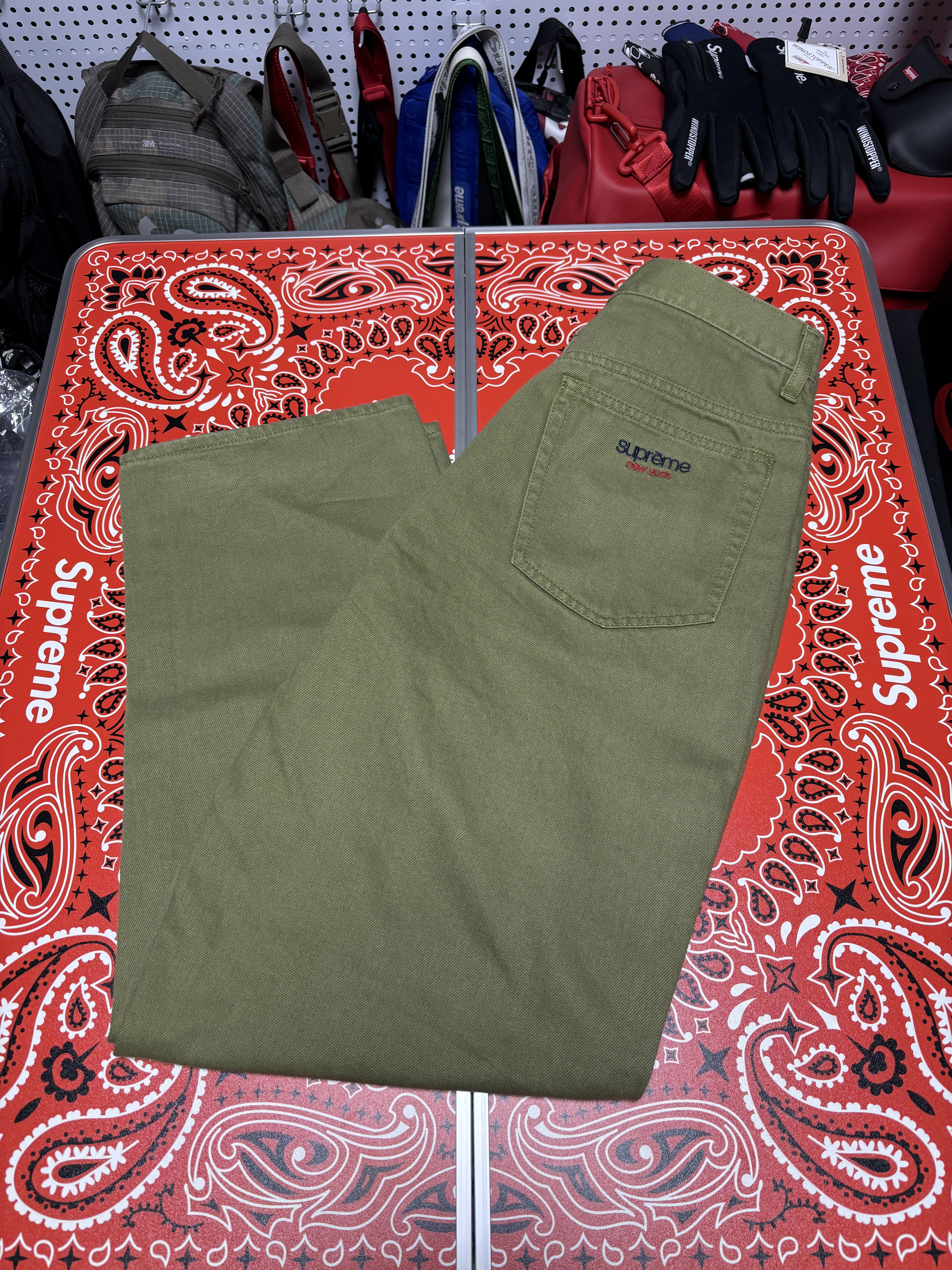 Supreme Baggy Jean Light Olive - 24SS 착용 스타일 - 1
