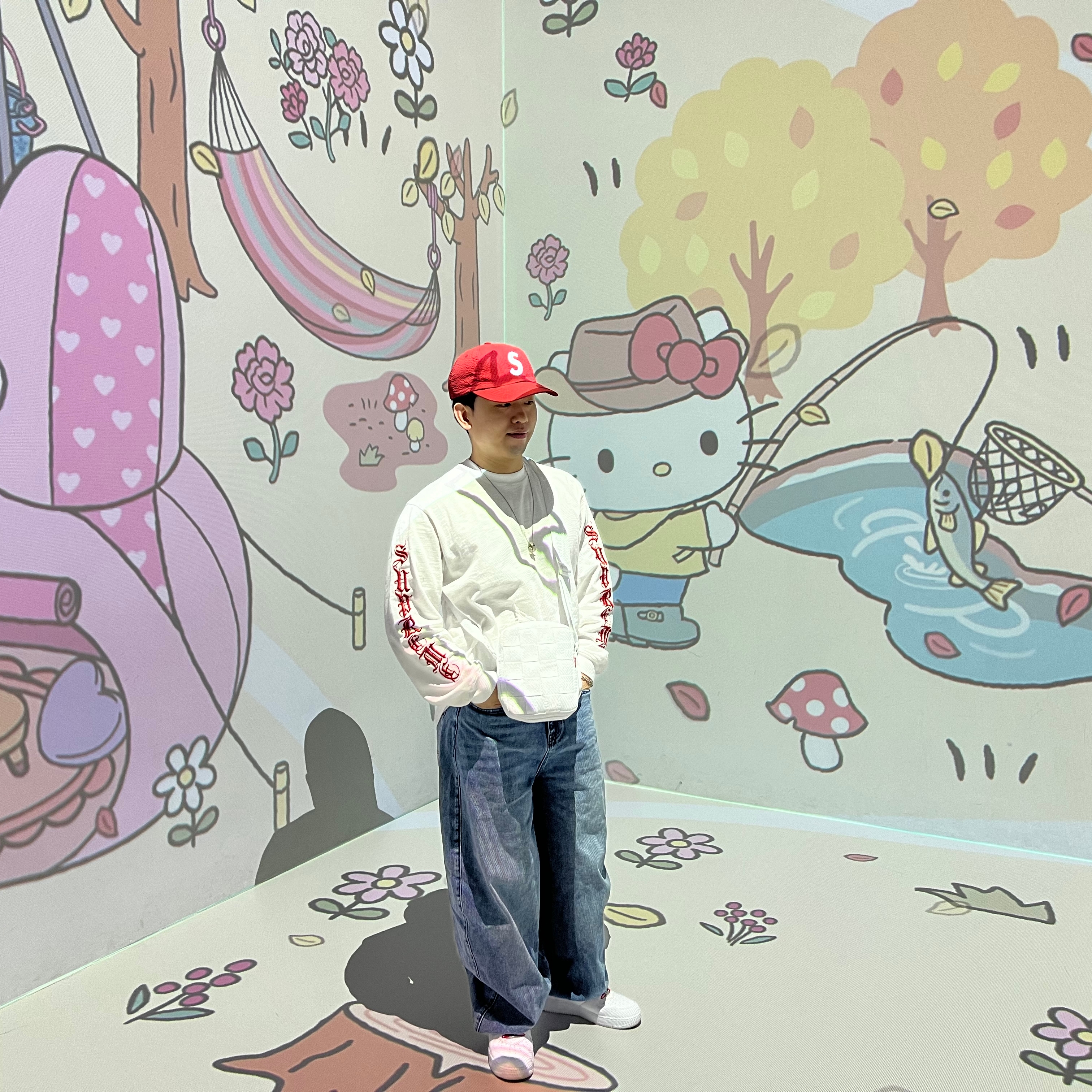 Supreme Old English L/S Top White - 24FW, Supreme Seersucker S Logo 6-Panel Red - 24SS 착용 스타일