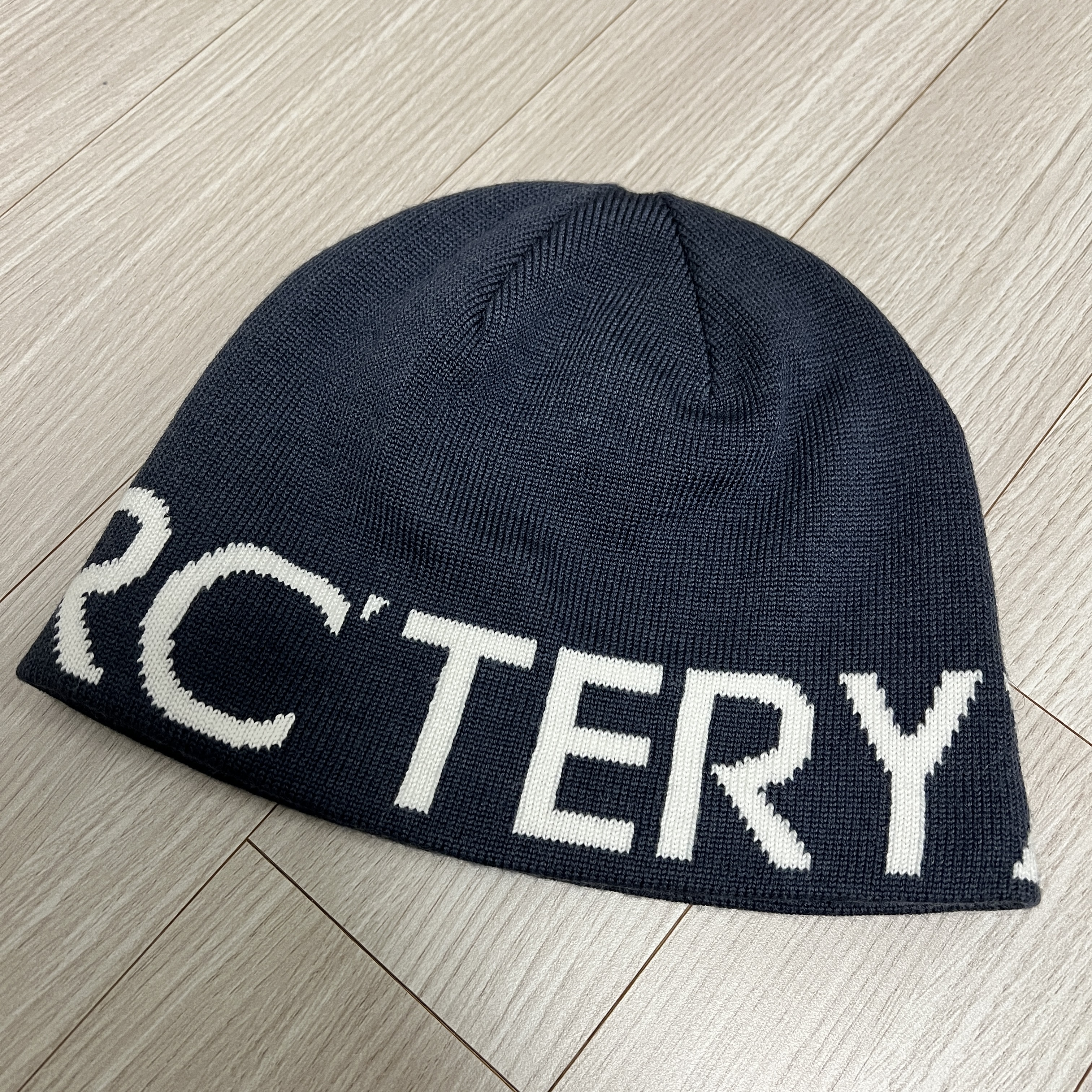 Arc'teryx Word Head Toque Black Sapphire 착용 스타일