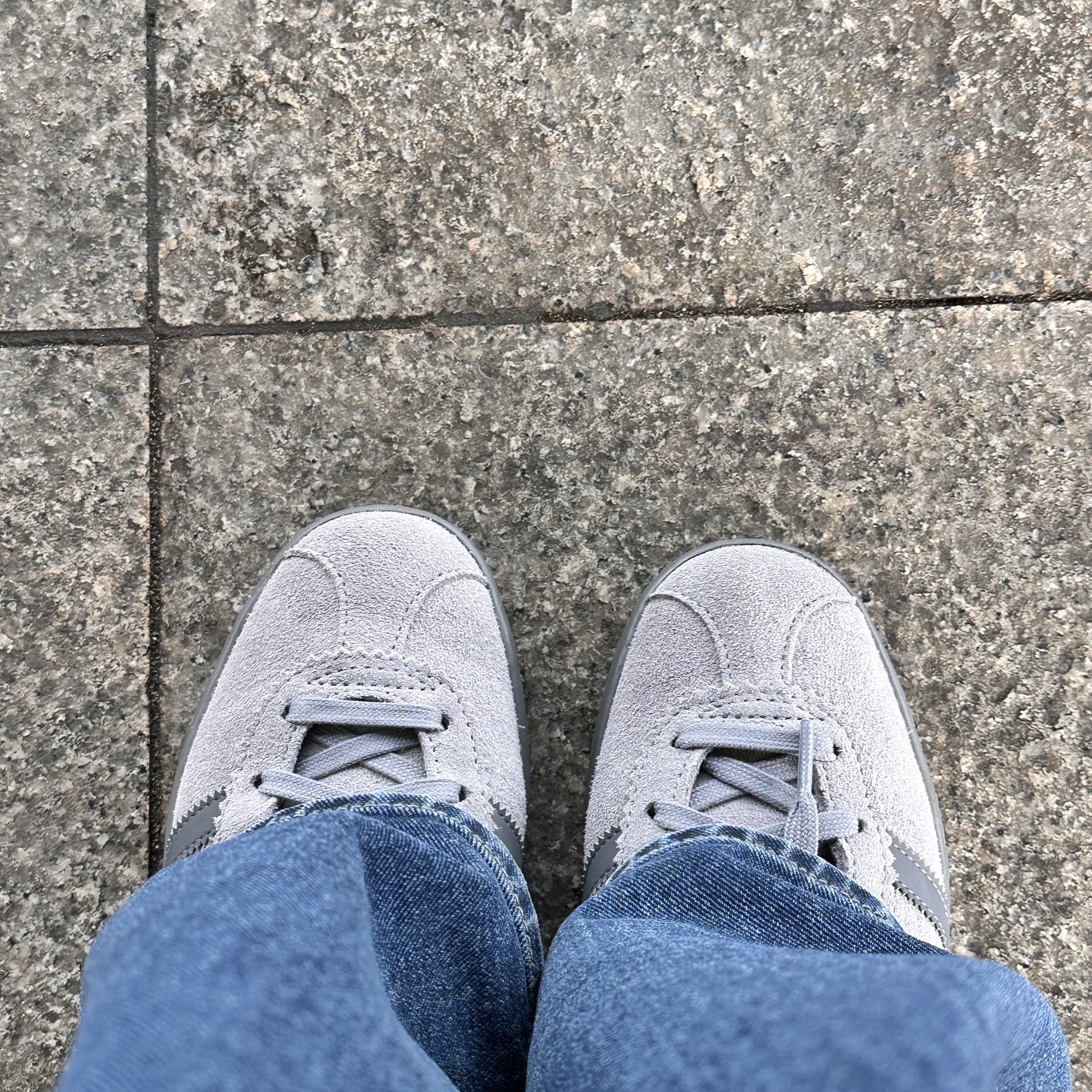 Adidas Stadt Grey Three Grey Five 착용 스타일