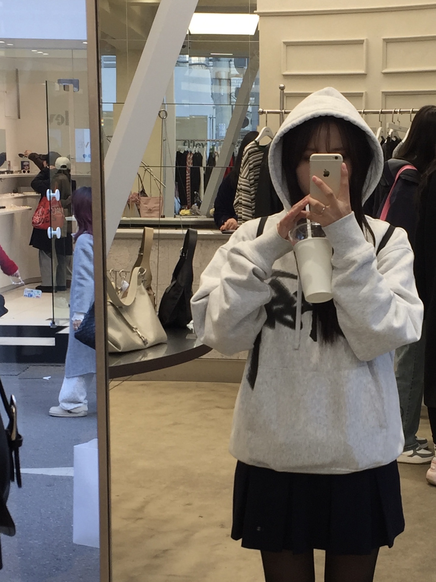 Stussy Dizzy Stock Hoodie Ash Heather 착용 스타일