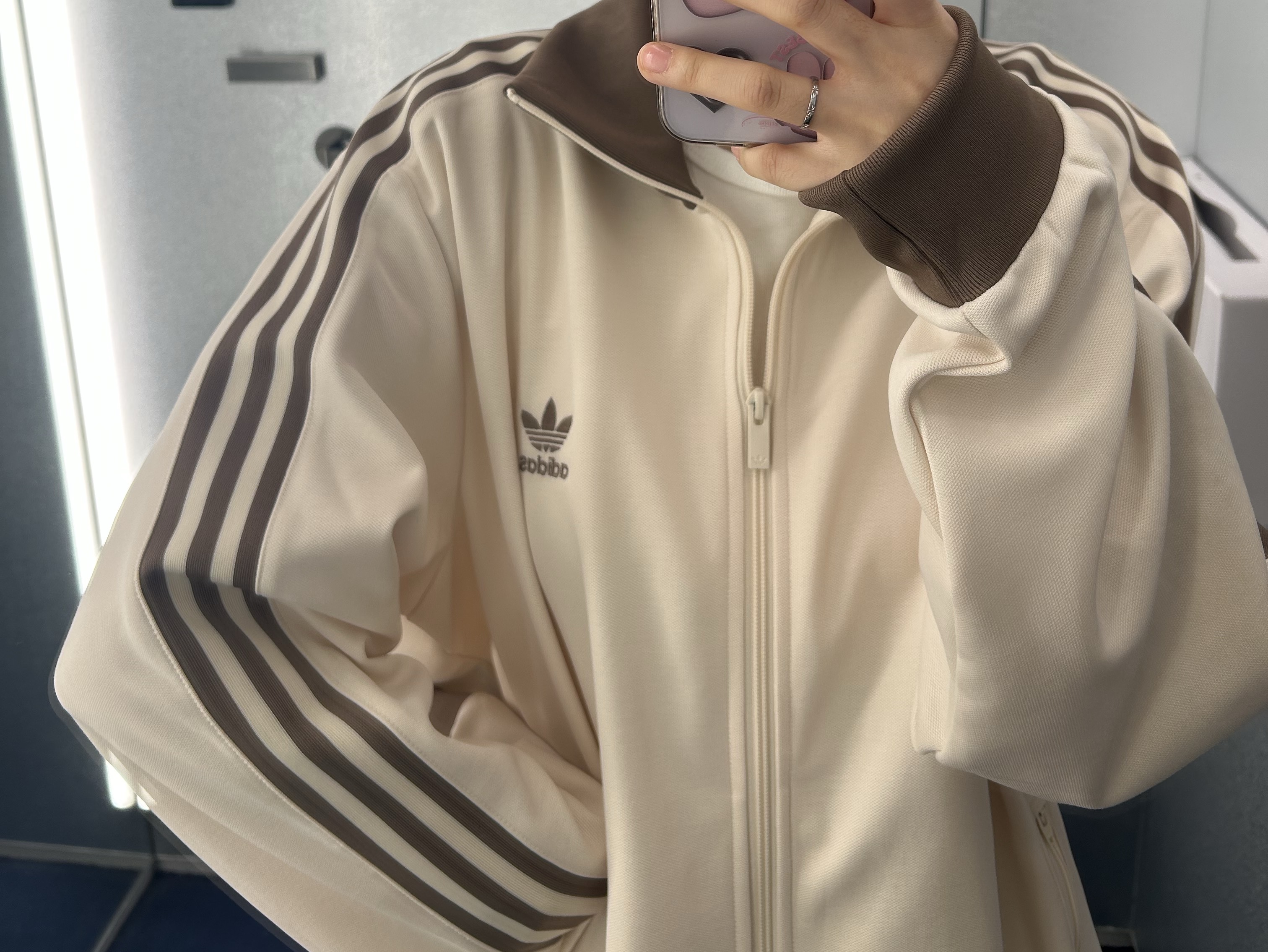 Adidas Adicolor Classic Beckenbauer Track Top Wonder White Trace Brown - KR Sizing 착용 스타일 - 1