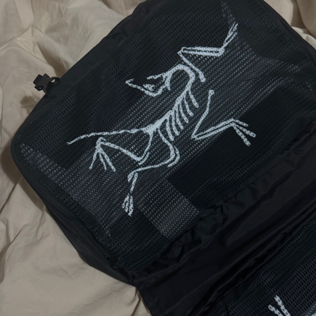 Arc'teryx Index Gear Organizer Medium Black 착용 스타일 - 3