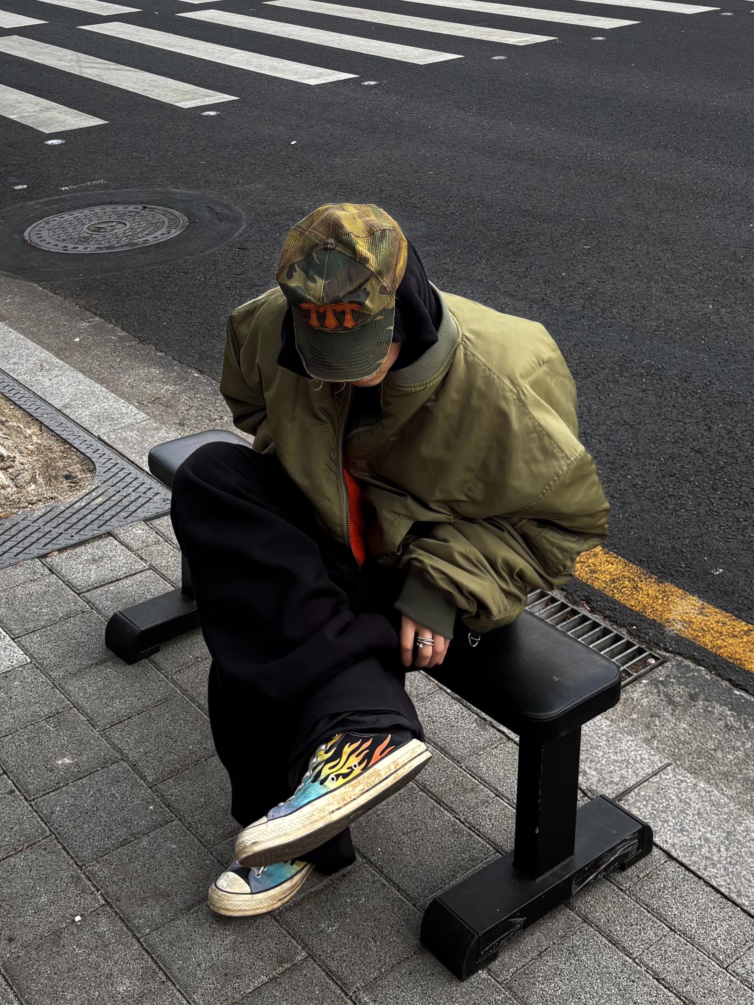 Wapworks Flare Layerd Sweat Pants Black 착용 스타일 - 1