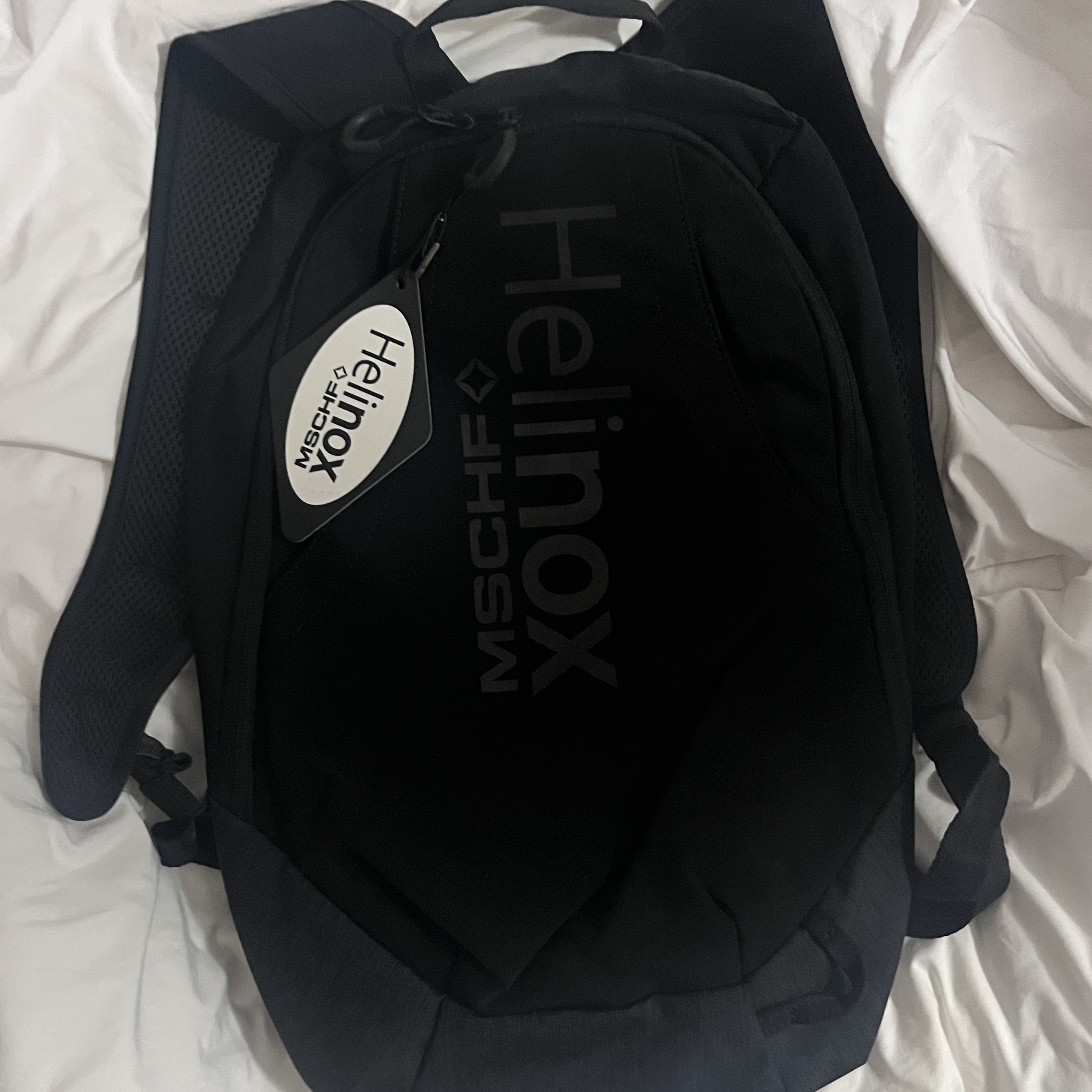 Mischief x Helinox Backpack Black 착용 스타일 - 1