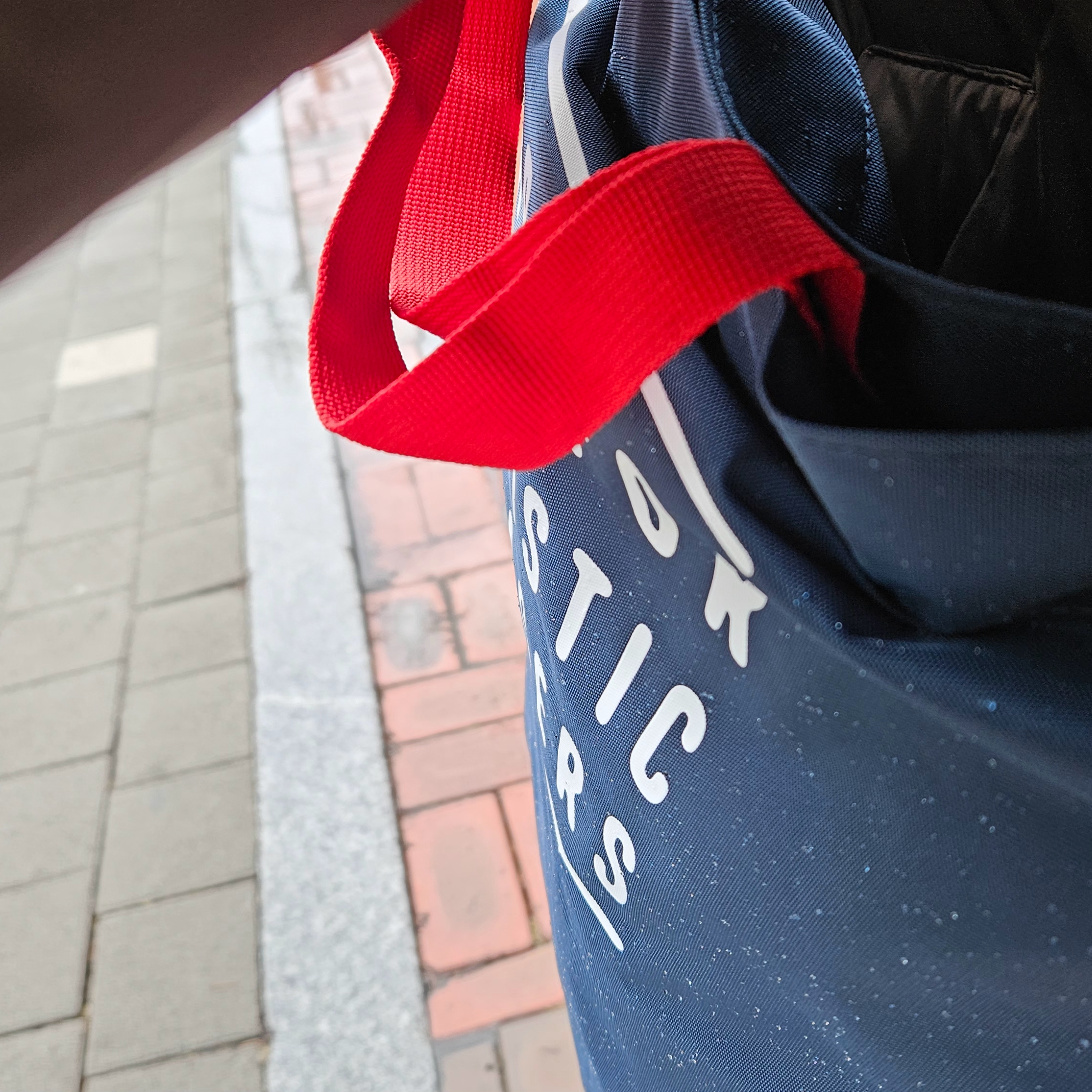 휴먼 메이드 숄더 토트백 네이비, 오호스 디테처블 포켓 짐색 그레이 착용 스타일 - 5