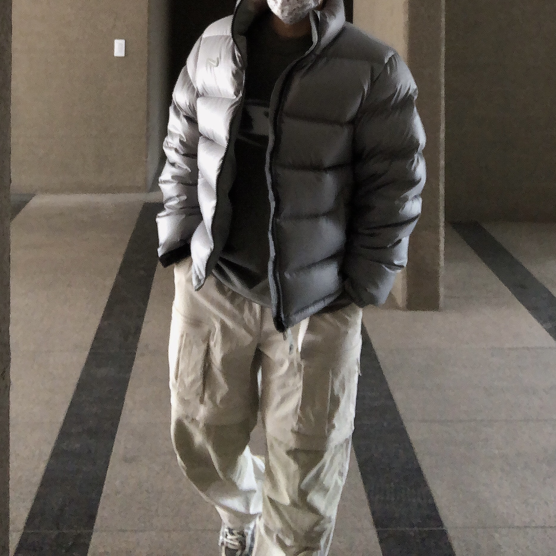 Nike x Drake Nocta Sunset Puffer Jacket Mica Green Cyber (FN8196-330) 착용 스타일 - 3