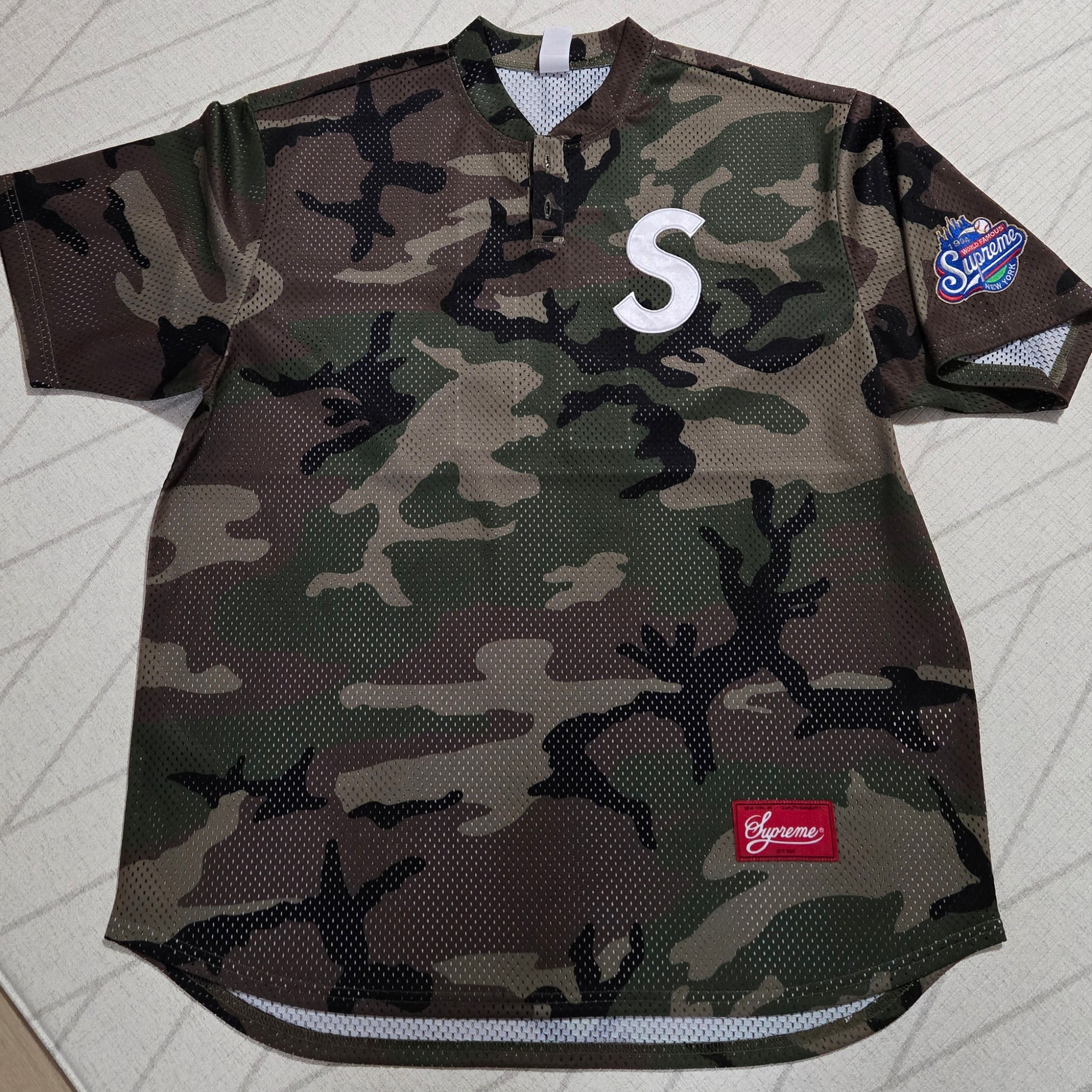 Supreme S Logo Baseball Henley Woodland Camo - 24FW 착용 스타일