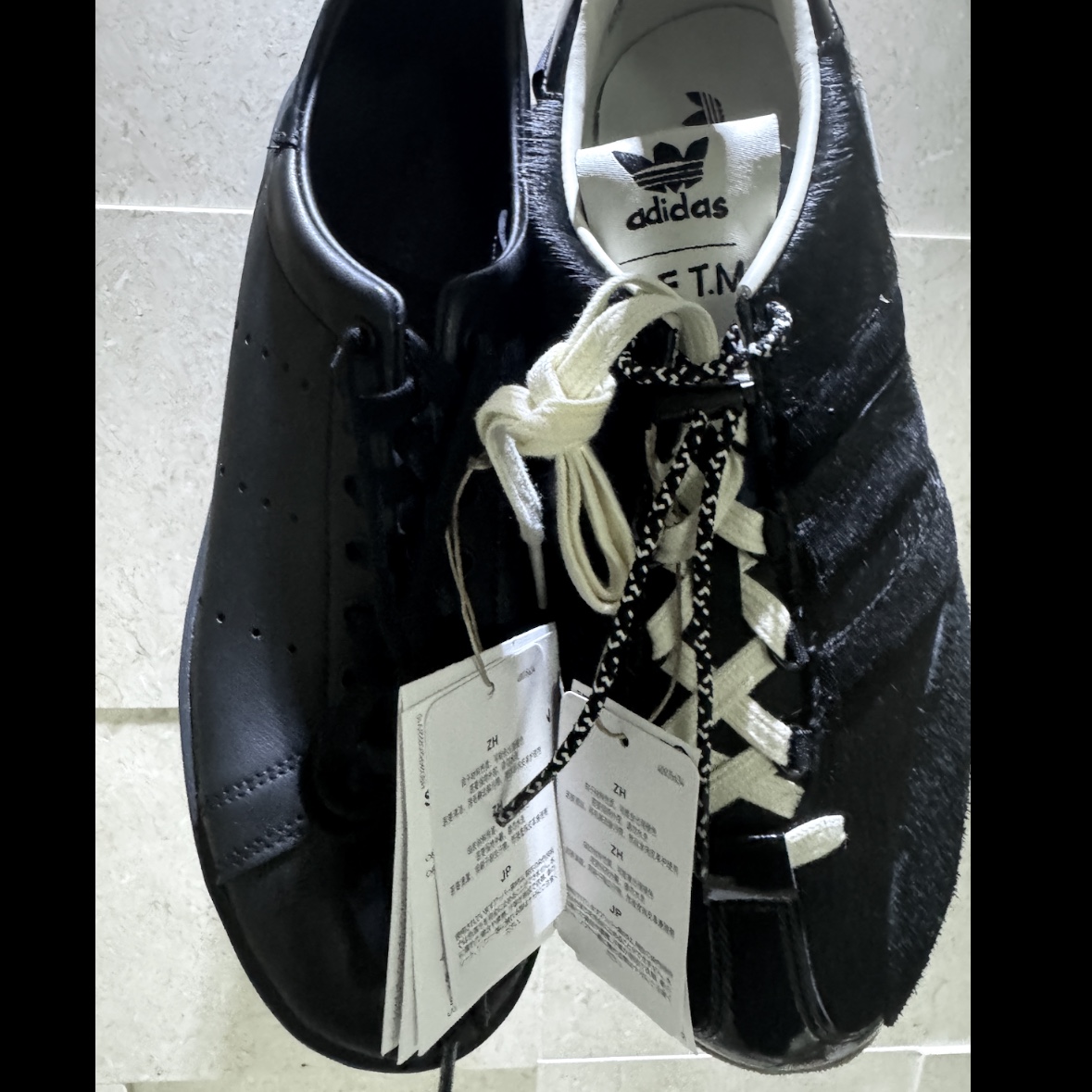 Adidas x Song for the Mute Country OG Core Black Cream White, Adidas Stan Smith Decon Core Black 착용 스타일