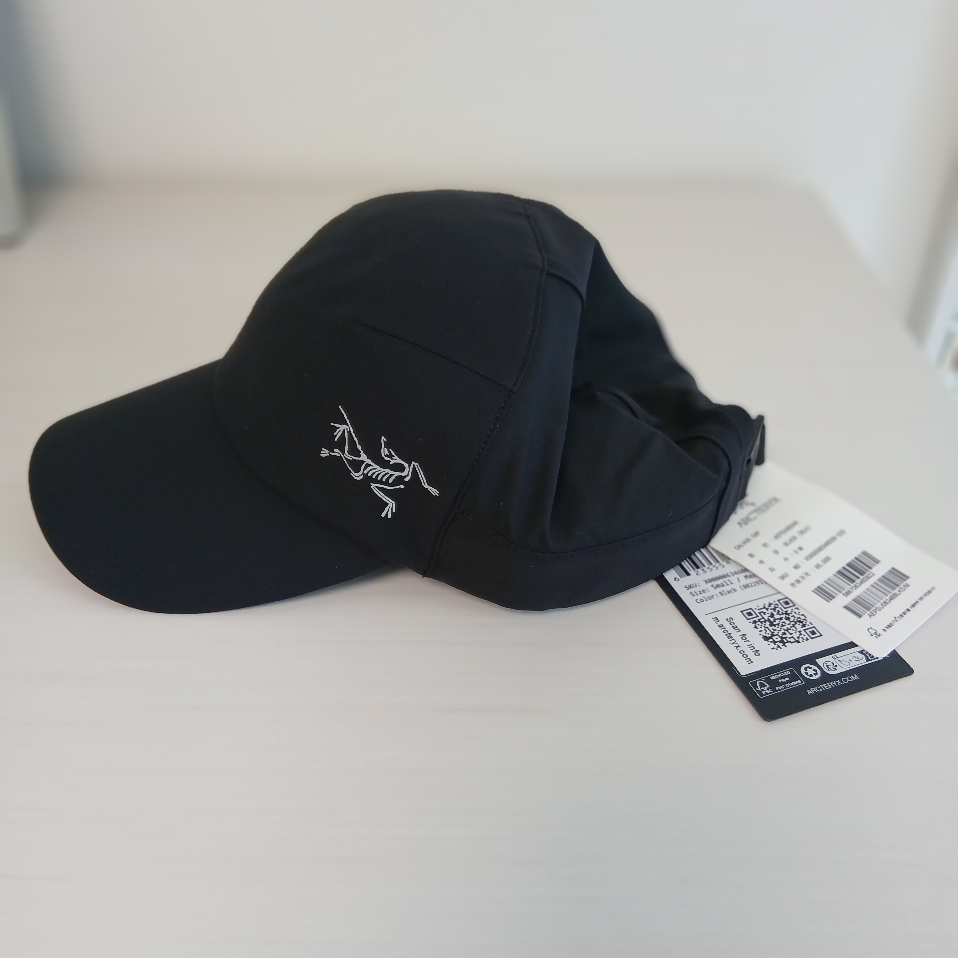 Arc'teryx Calvus Cap Black 착용 스타일 - 1