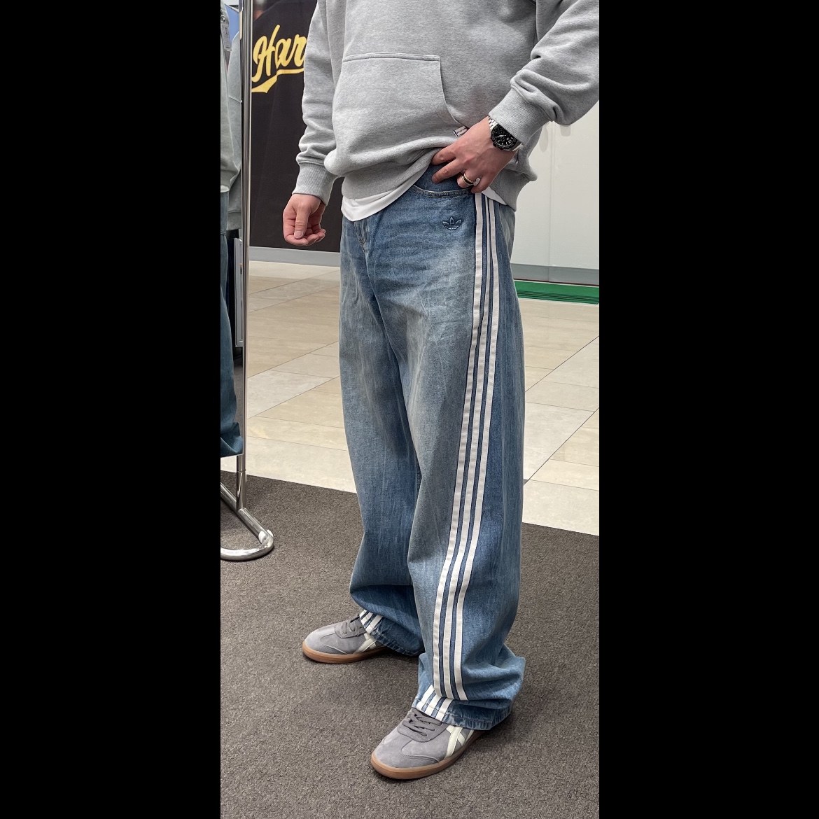 Adidas Adilenium Season 3 Loose Fit Denim Pants Indigo Denim - KR Sizing, Onitsuka Tiger Tokuten Grey White 착용 스타일 - 1