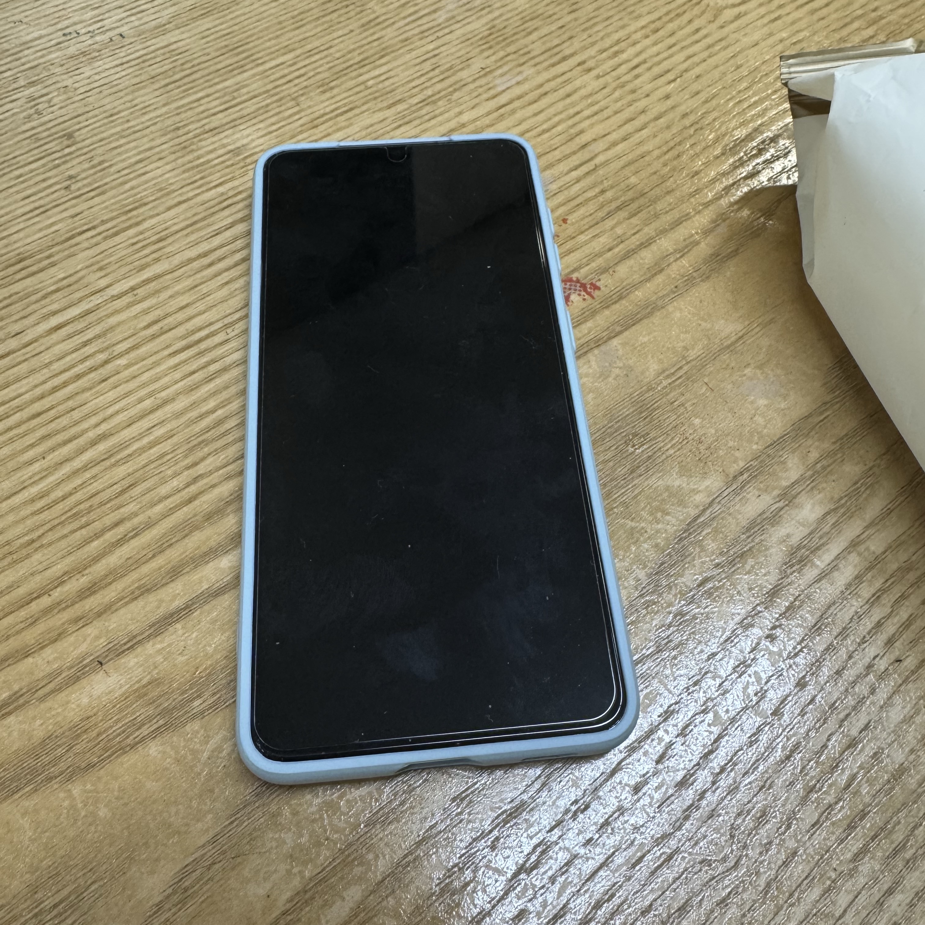 [B등급] Refurbished Galaxy S21 256GB Phantom Gray 착용 스타일 - 2