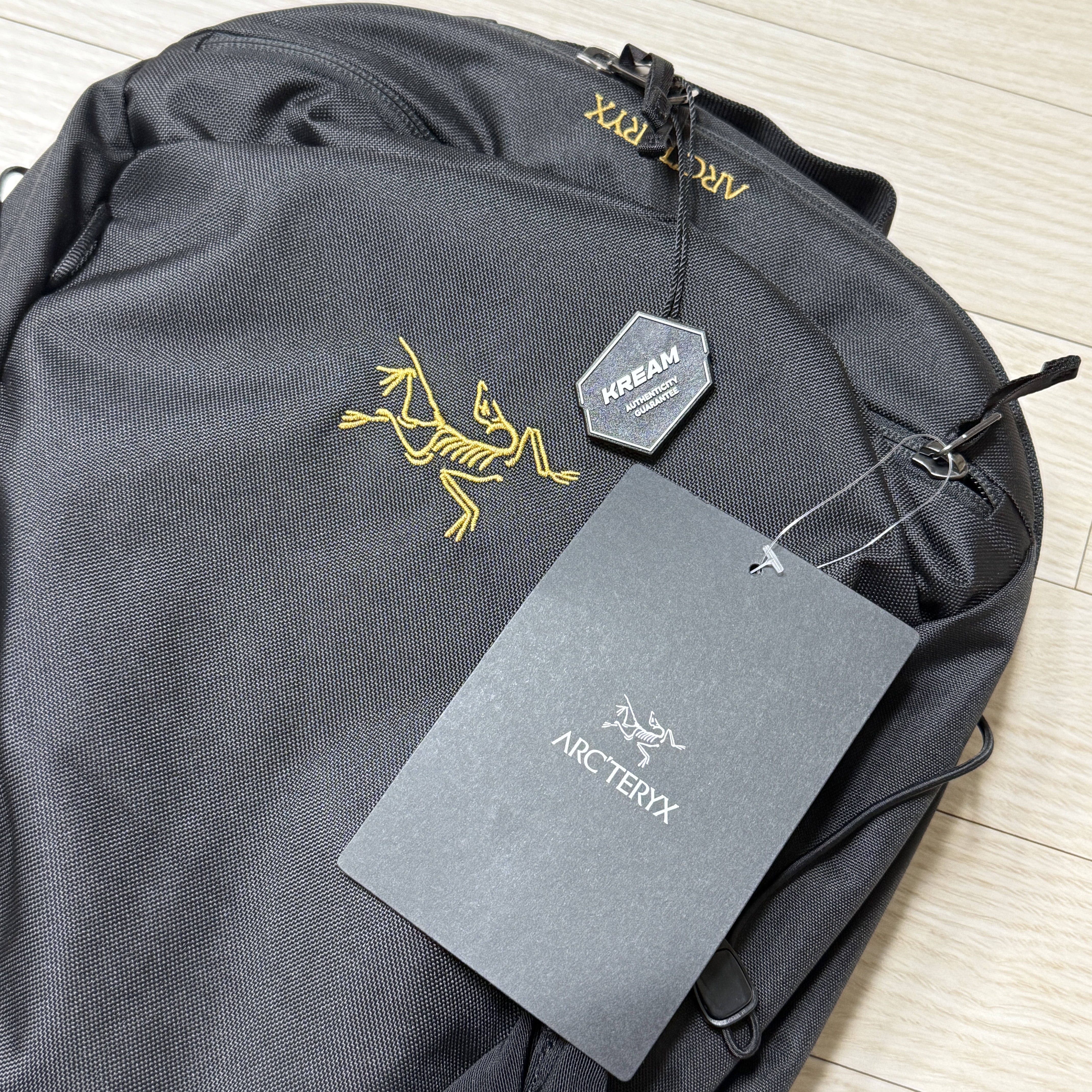 Arc'teryx Mantis 16 Backpack Black 착용 스타일 - 1