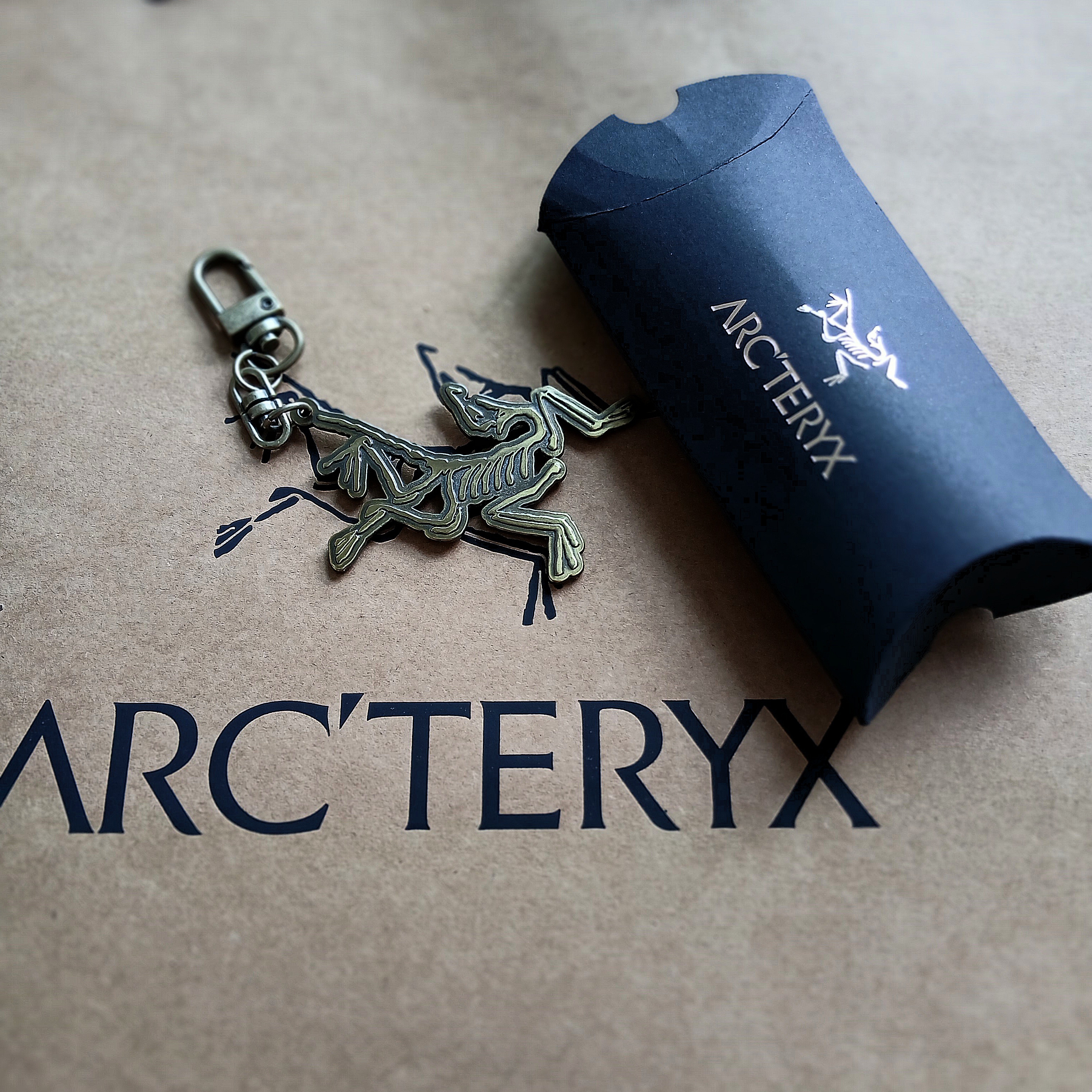 Arc'teryx Keyring Metal, Arc'teryx Calvus Cap Black 착용 스타일 - 4