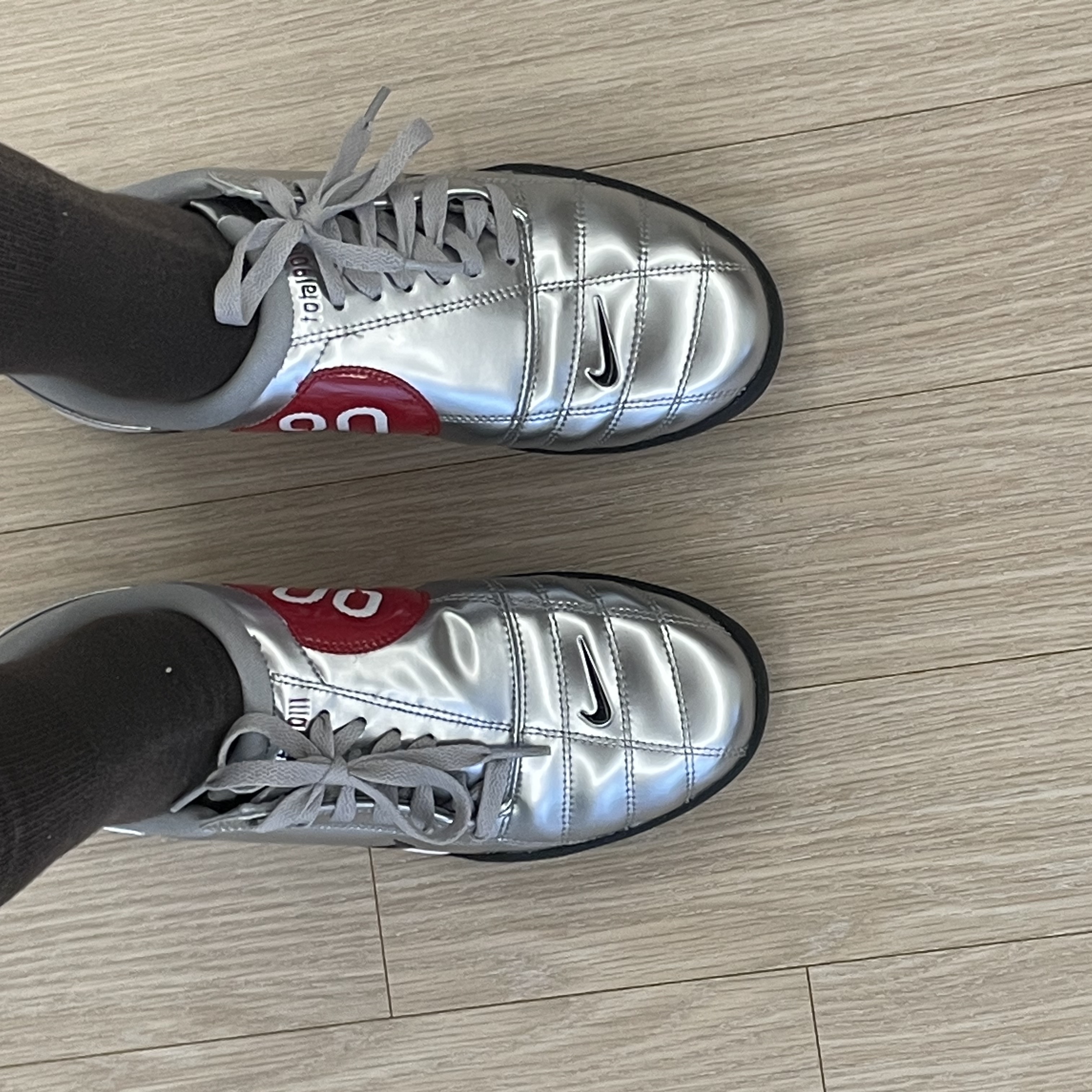 Nike Total 90 III SP Metallic Silver and Black 착용 스타일 - 3