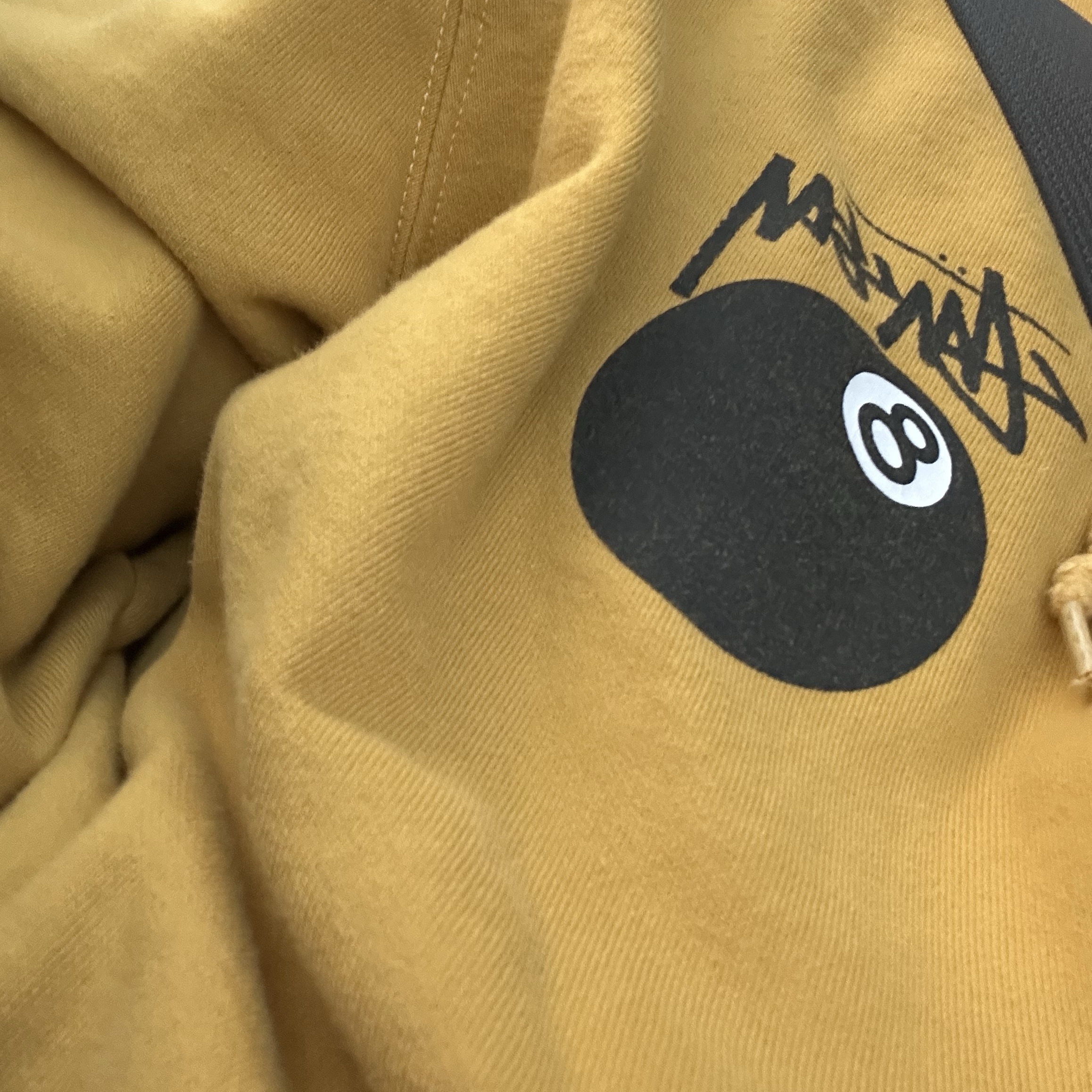 Stussy 8 Ball Hoodie Honey - 21FW 착용 스타일