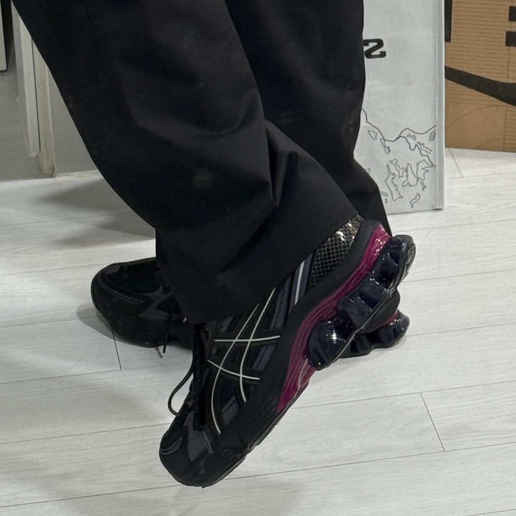 Asics Gel-Kinetic Fluent Black 착용 스타일 - 1
