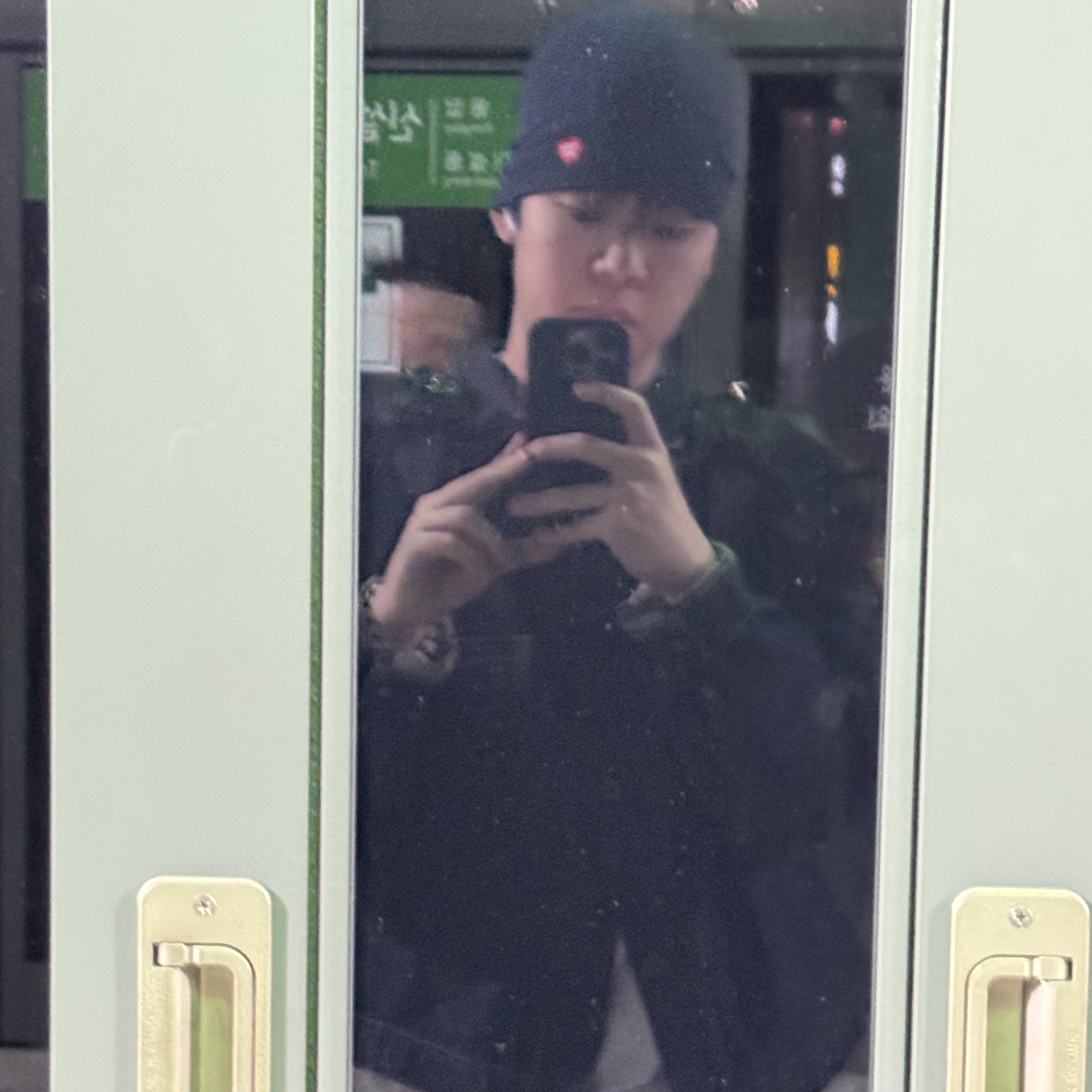 Human Made Beanie Navy 착용 스타일 - 2