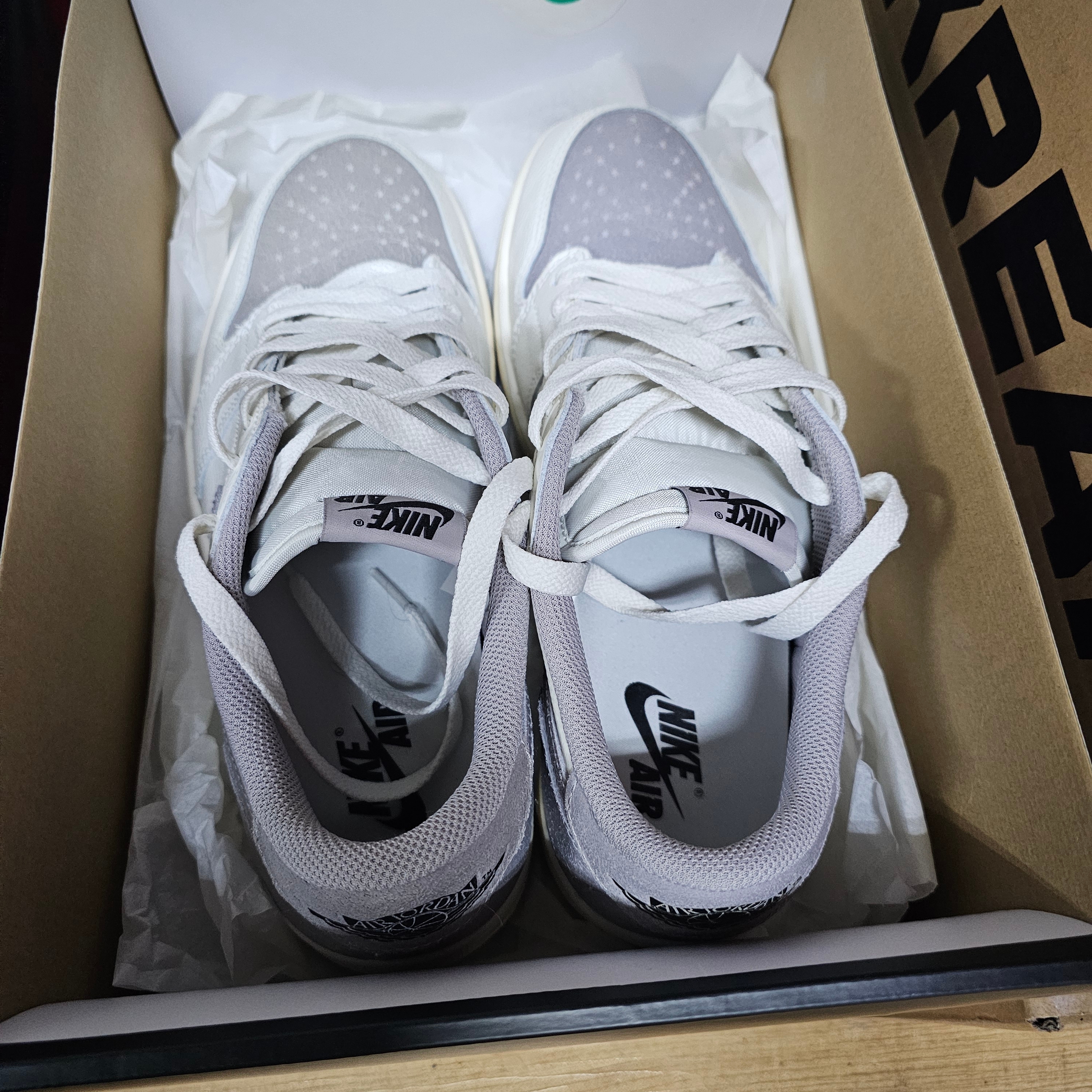 Jordan 1 Retro Low OG Atmosphere Grey 착용 스타일
