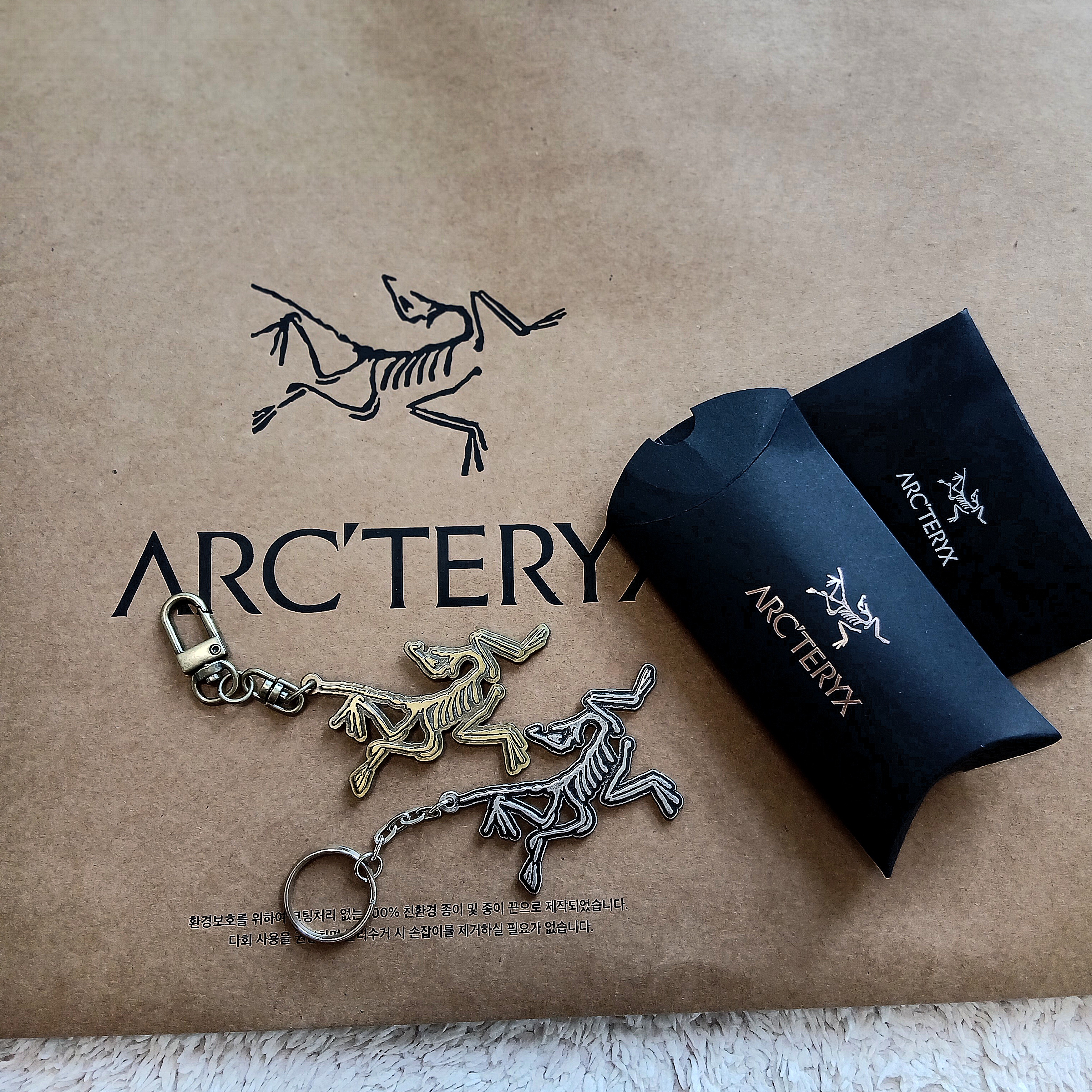 Arc'teryx Keyring Metal, Arc'teryx Calvus Cap Black 착용 스타일 - 1