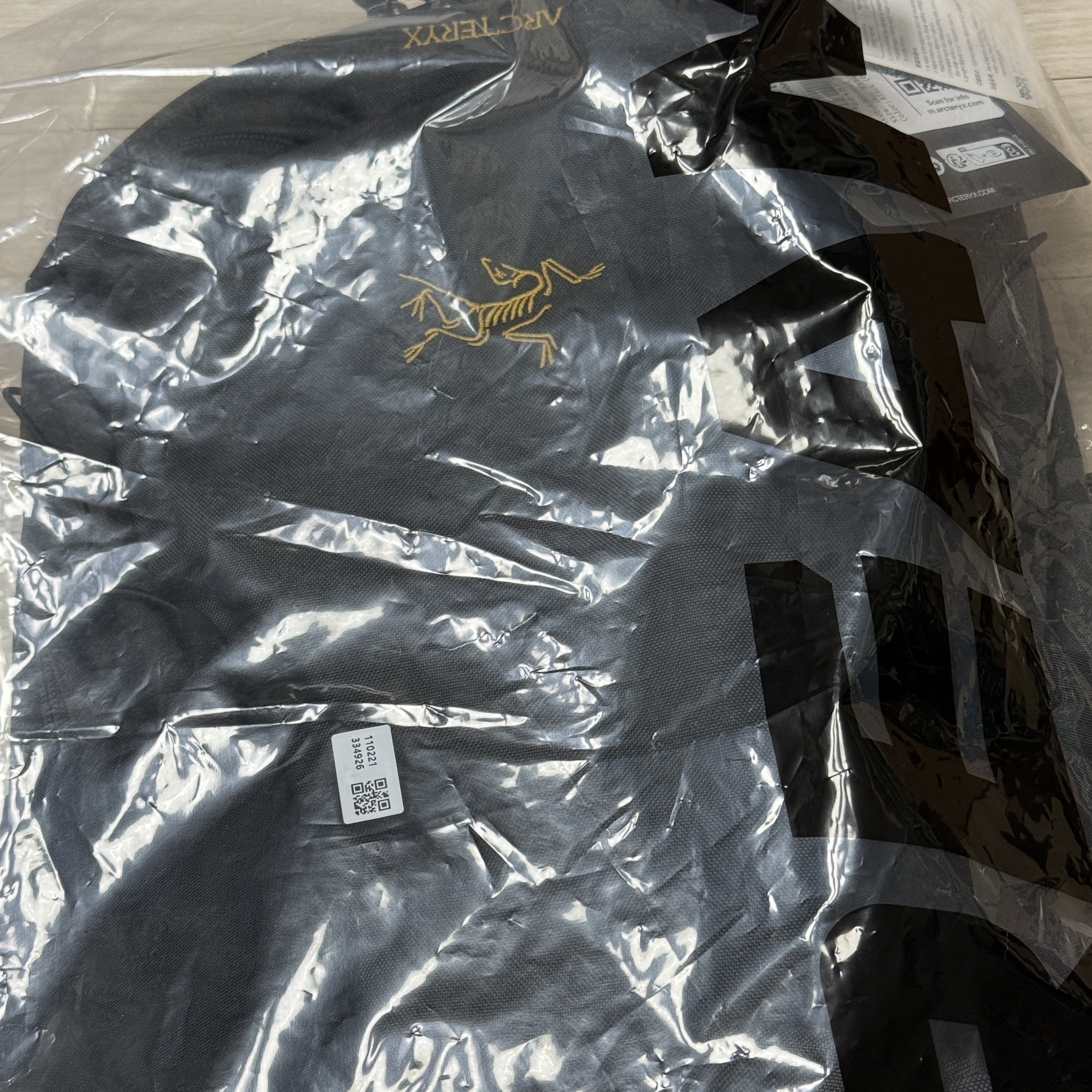 Arc'teryx Mantis 16 Backpack Black 착용 스타일 - 2