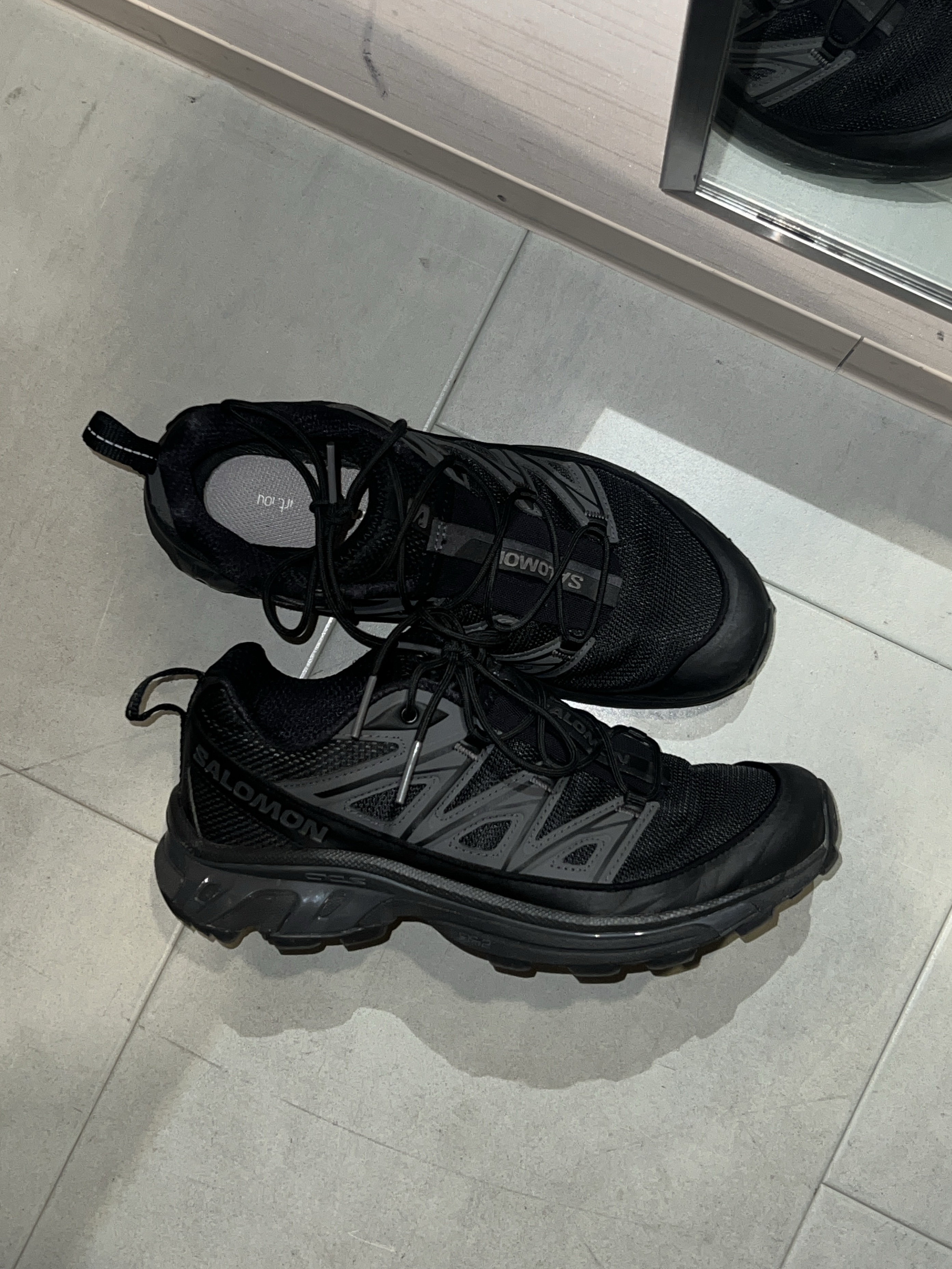 Salomon XT-6 Expanse Black Ebony 착용 스타일