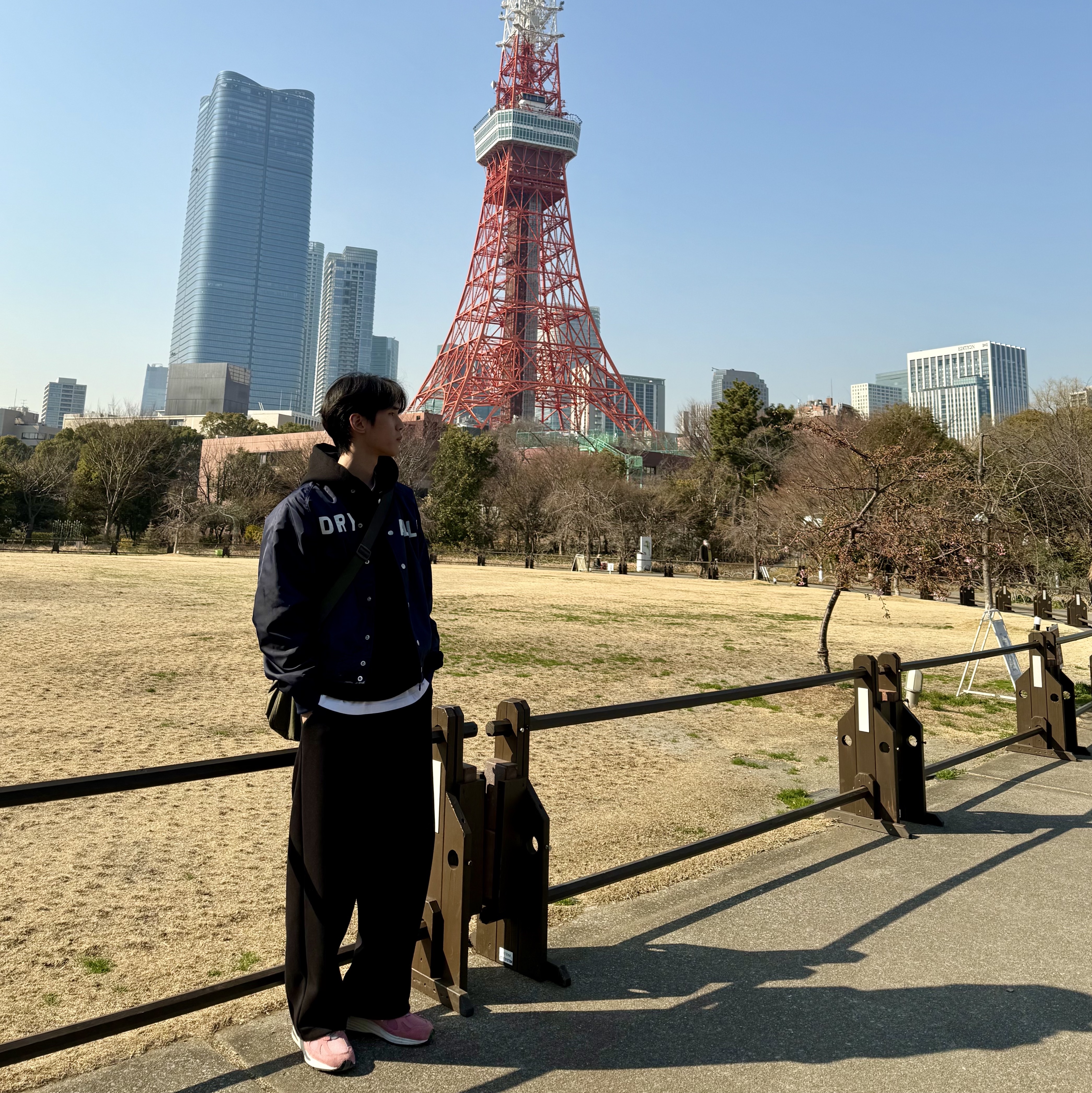 Human Made Nylon Stadium Jacket Navy, IAB Studio Hoodie Black 착용 스타일 - 1