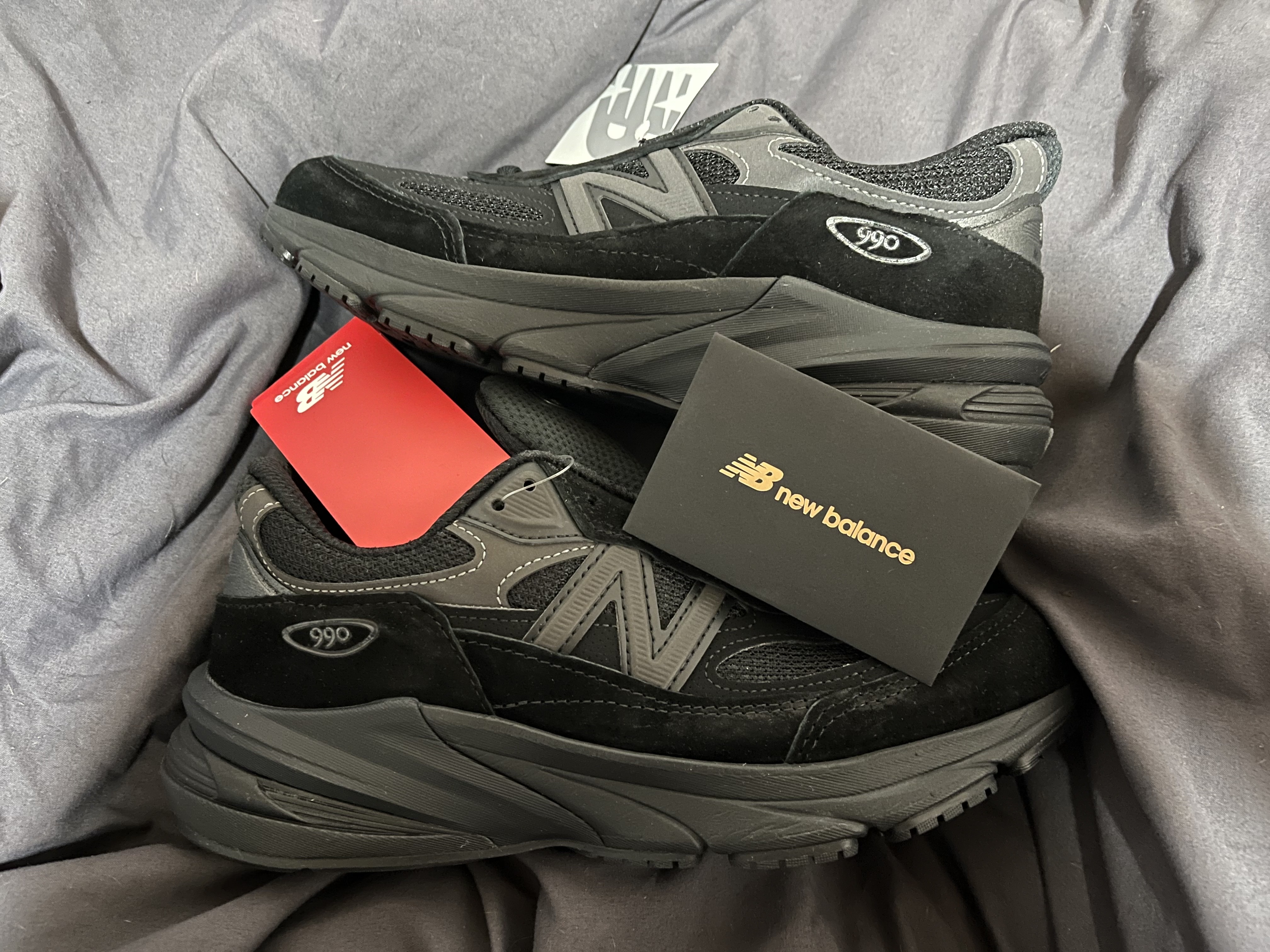 New Balance 990v6 Made in USA Triple Black - D Standard, New Balance 991v2 Made in UK Black Grey 착용 스타일 - 1
