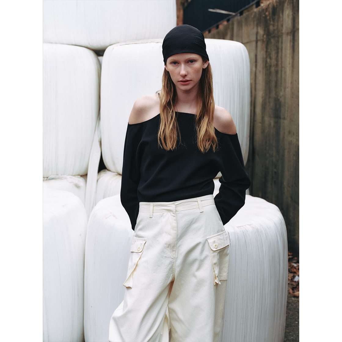 파르벵 클래시 오프숄더 블라우스 블랙(FARVEN Classy Off Shoulder Blouse Black) - 2