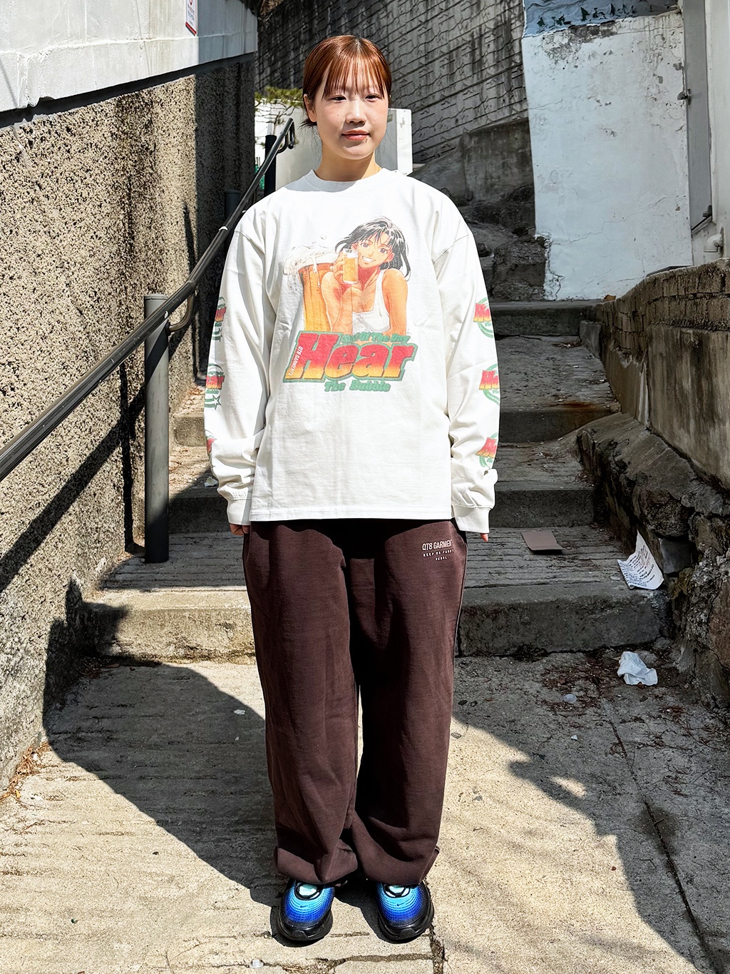 QT8 GARMENTS Hear the Bubble EC Washed Long Sleeve Ecru, QT8 GARMENTS String Washed Sweatpants Black 착용 스타일 - 2