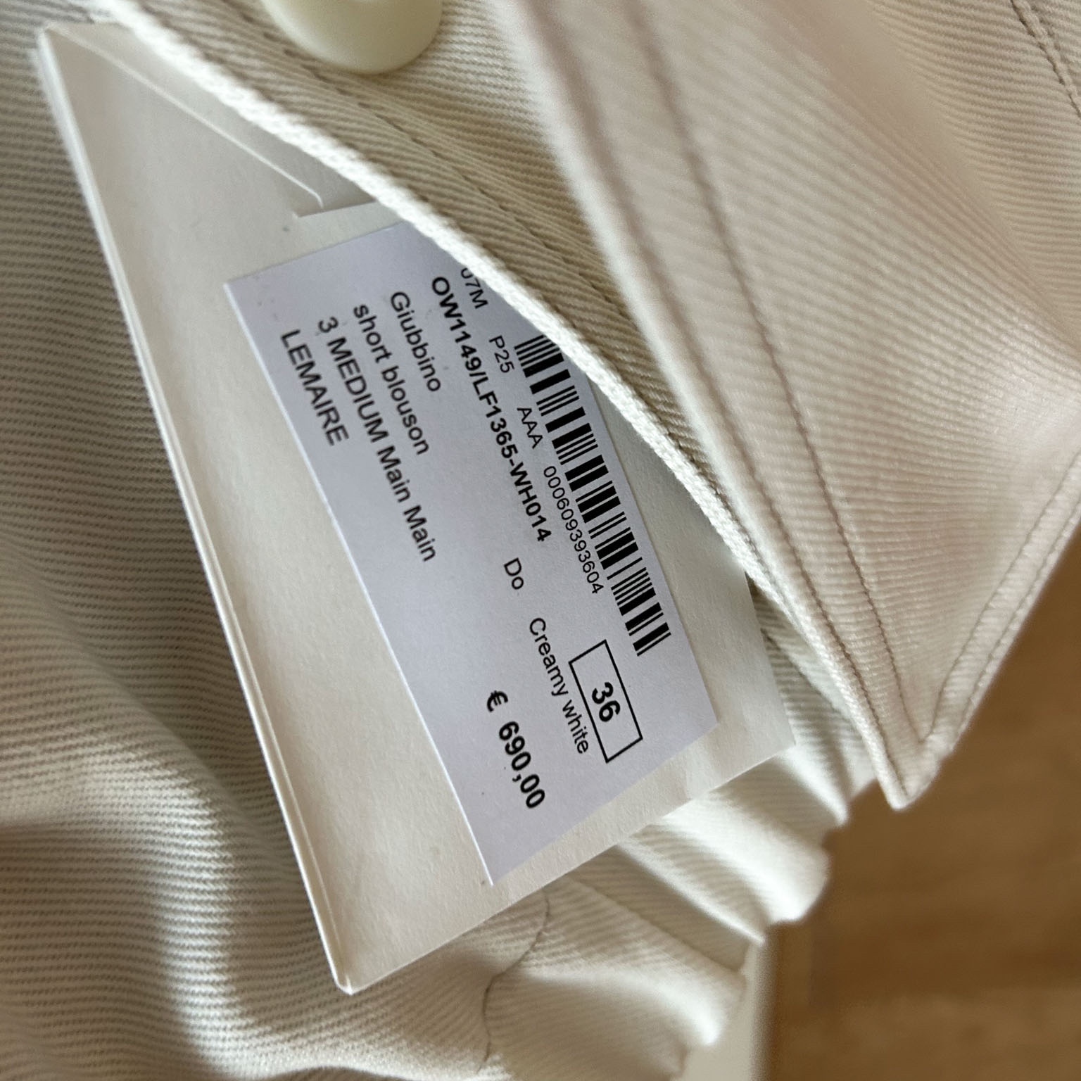 (W) Lemaire Short Blouson Creamy White 착용 스타일 - 5