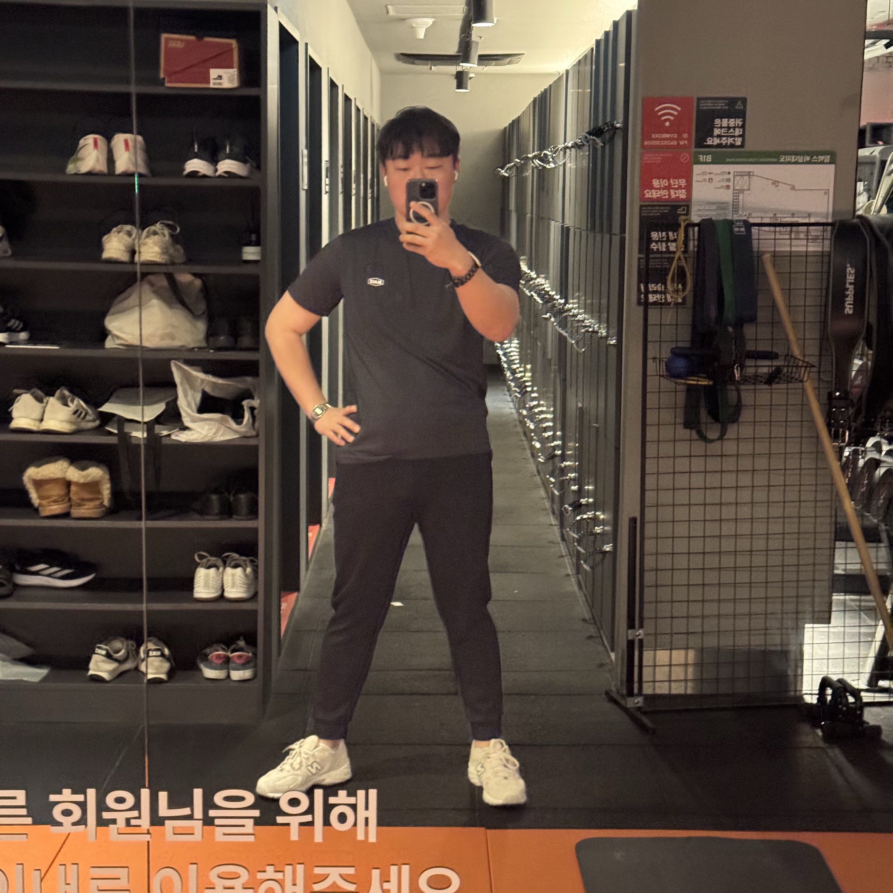 조던 6 레트로 카마인 2021, 나이키 x 스투시 NRG 플리스 크루넥 다크 그레이 헤더 (DO9337-063) 착용 스타일 - 9