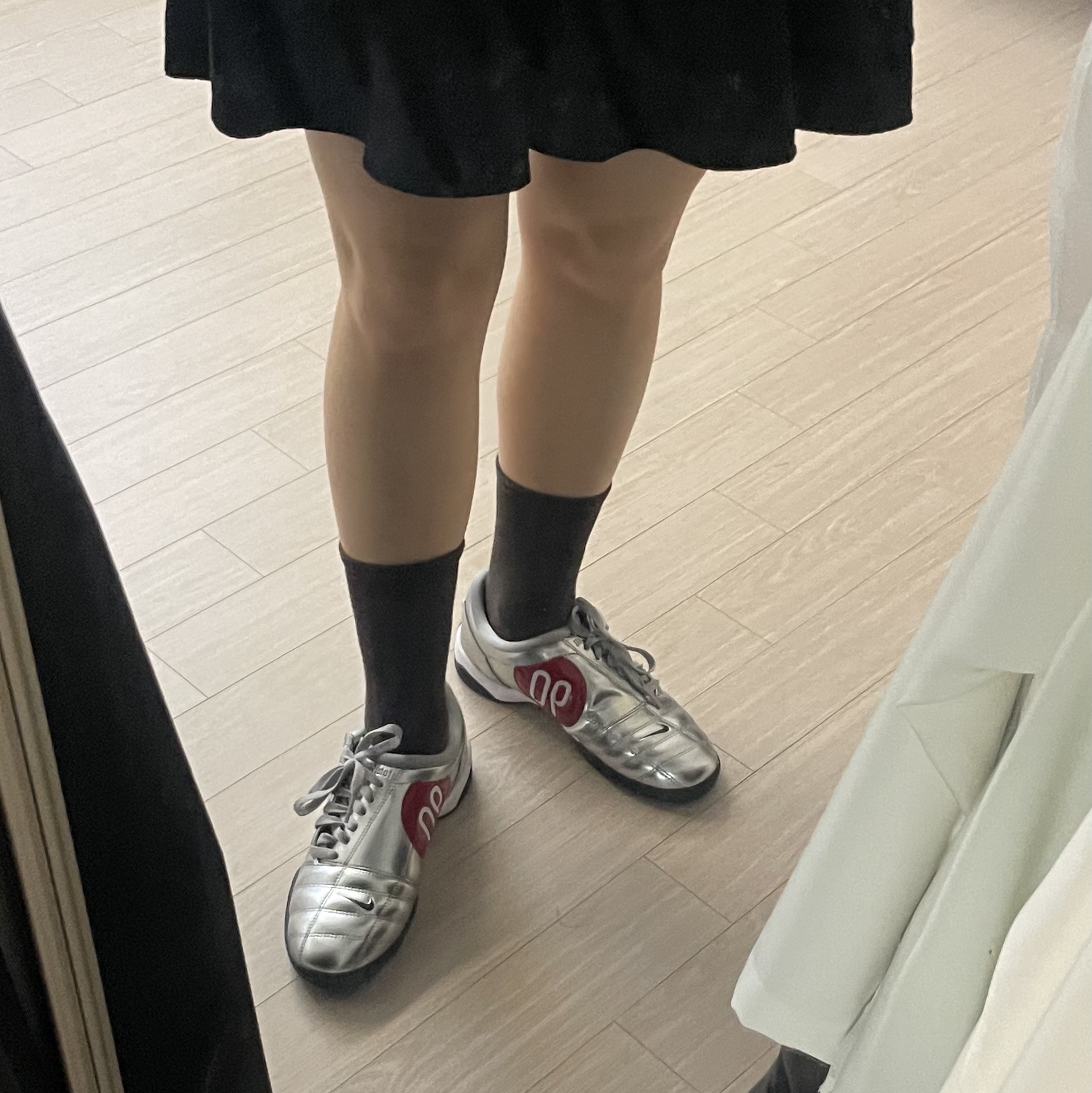 Nike Total 90 III SP Metallic Silver and Black 착용 스타일 - 1
