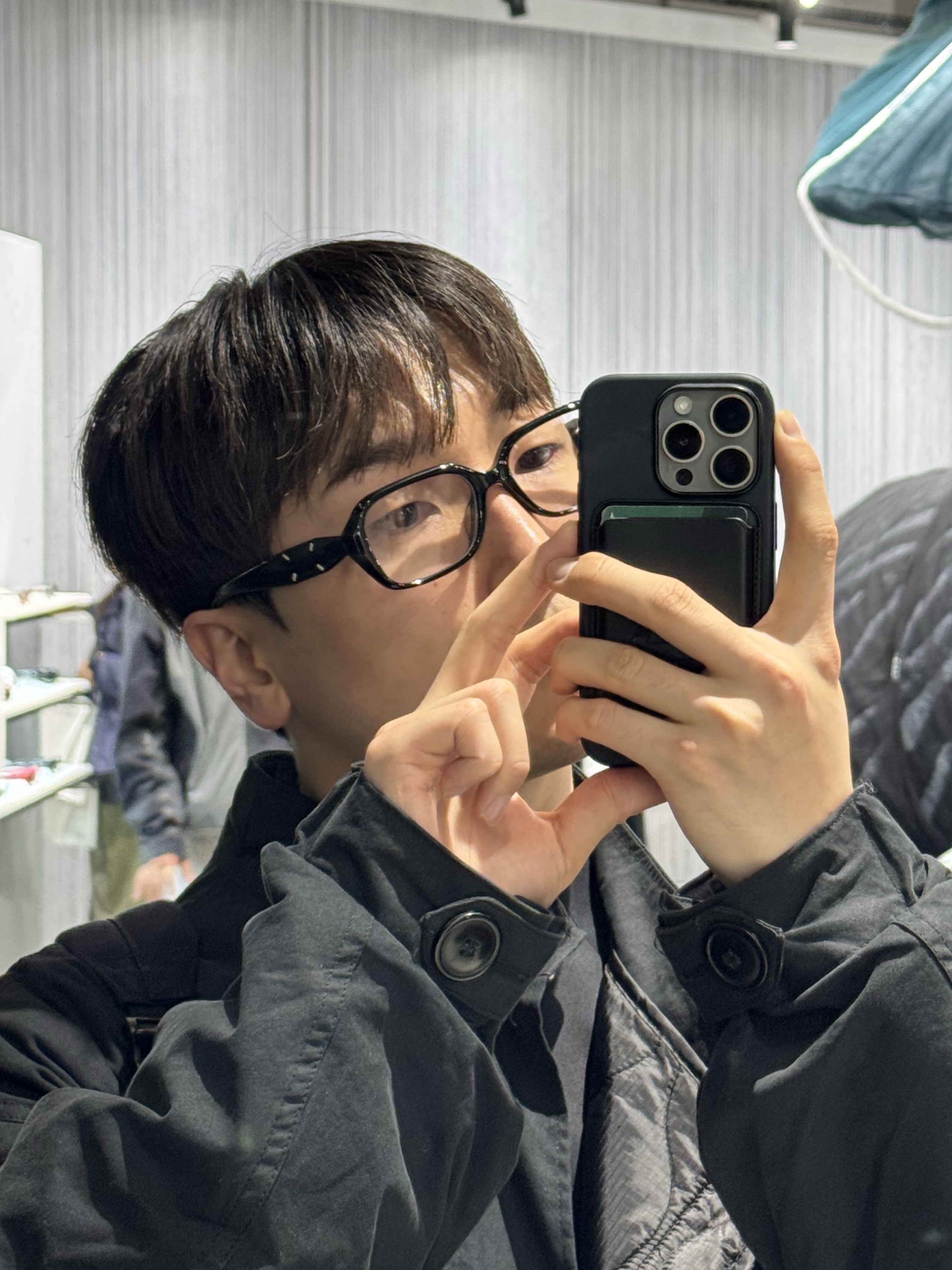 Gentle Monster x Maison Margiela MM212 Black Clear 착용 스타일