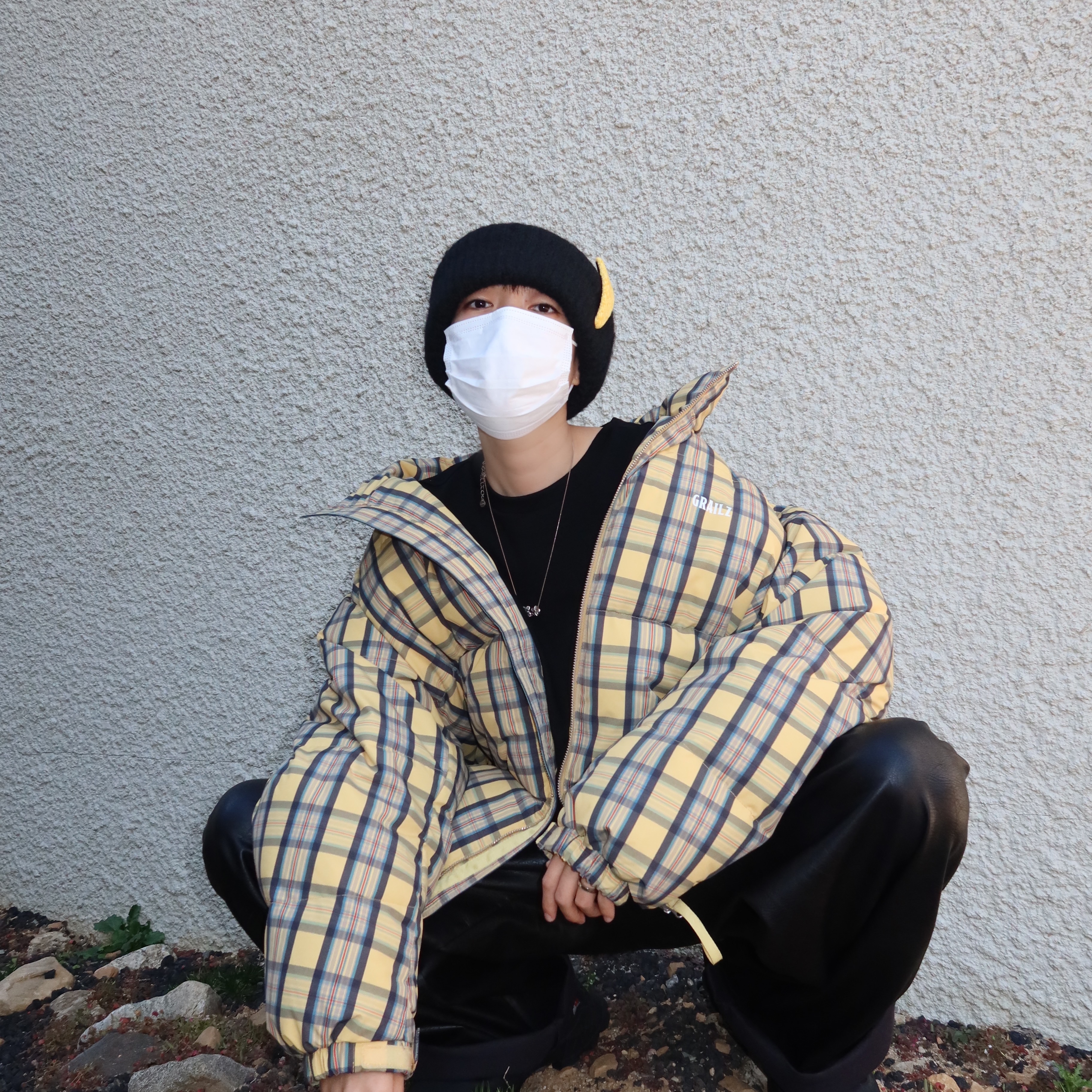 Hono Report Hair Clip Beanie Black, Hono Report Twin Flowers Necklace 착용 스타일 - 1