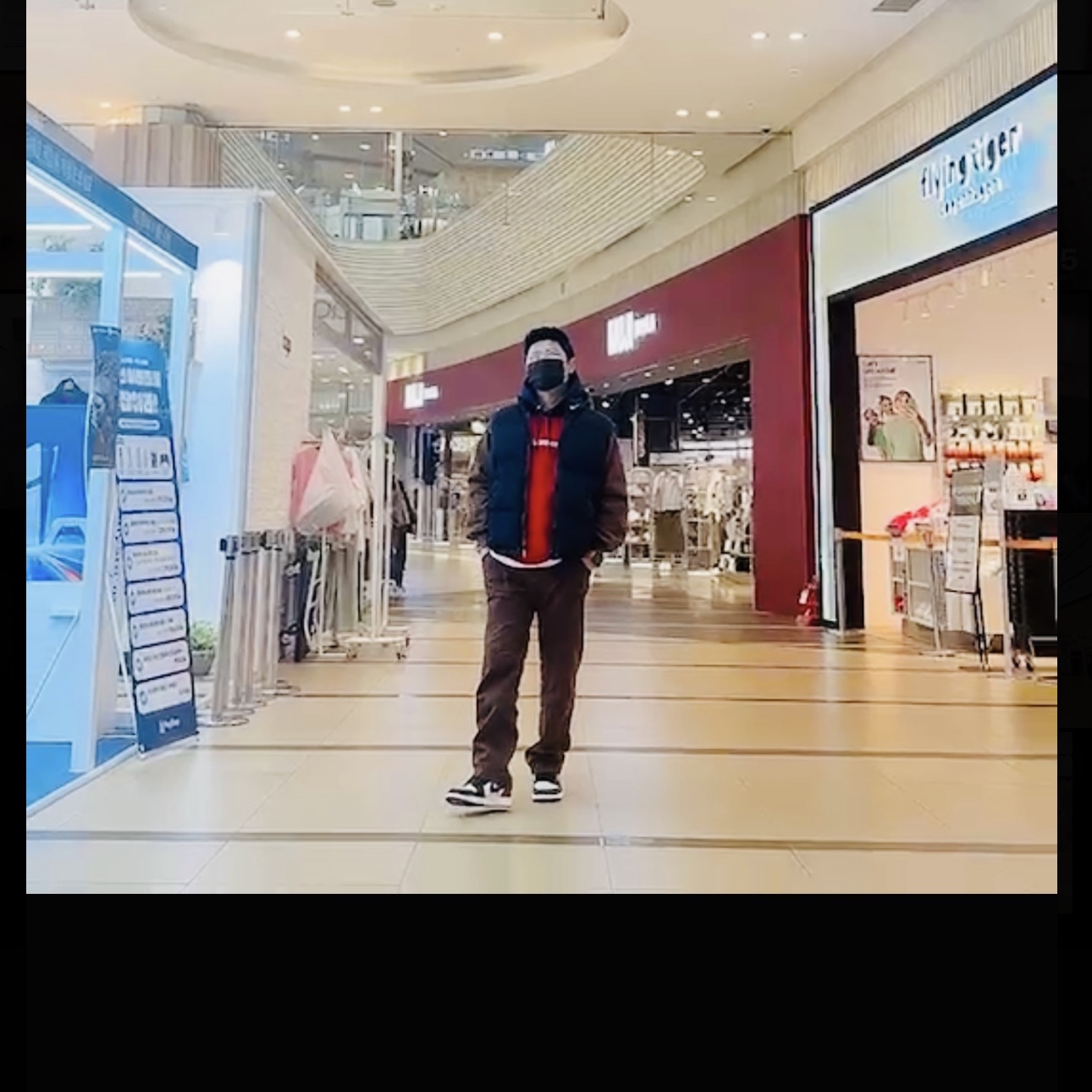 Supreme x Nike Denim Puffer Vest Black - 24SS, Supreme Box Logo Hooded Sweatshirt Multicolor - 24FW 착용 스타일 - 2