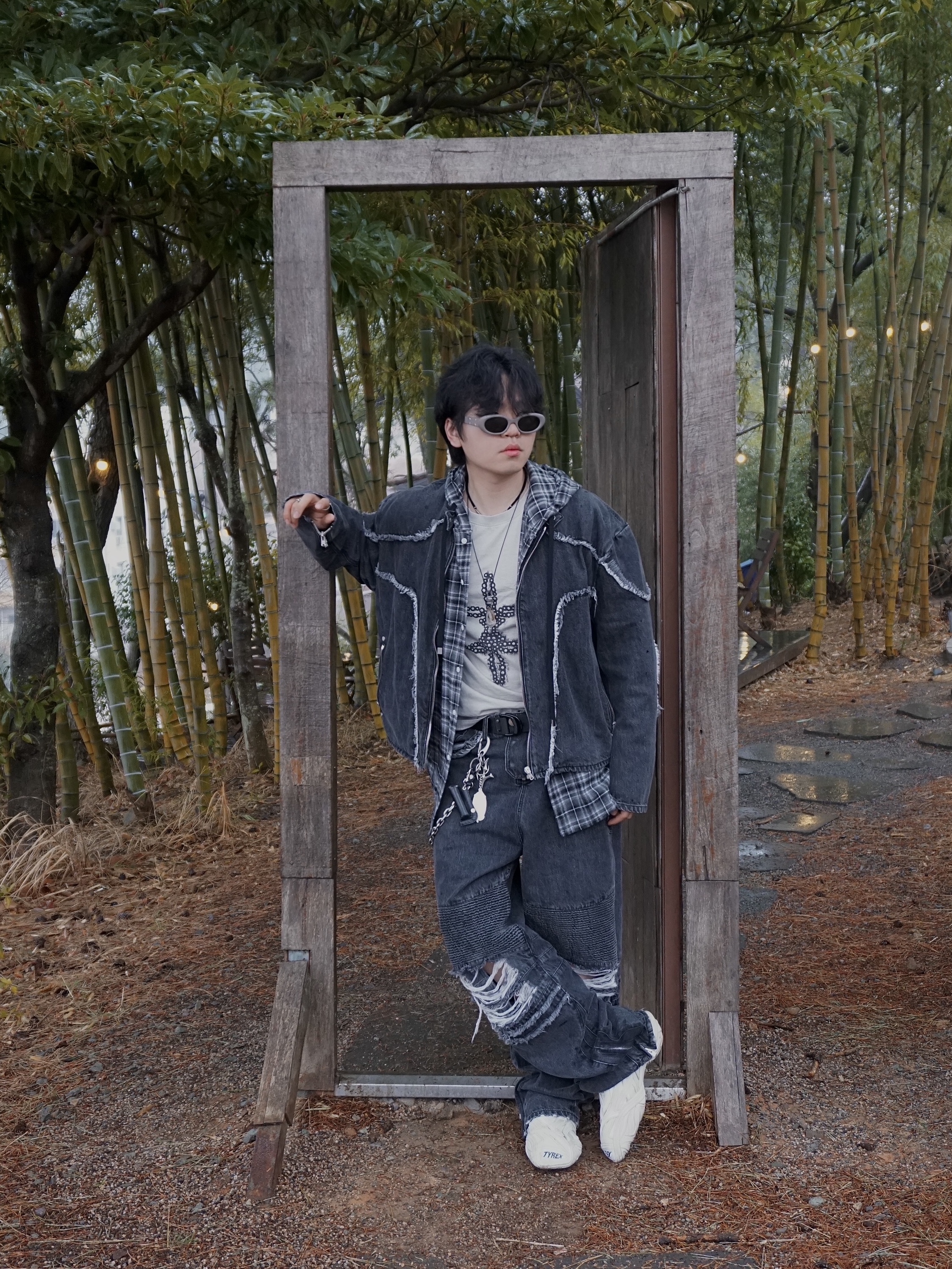 Gentle Monster x Maison Margiela MM005 Grey Black, Balenciaga Tyrex Sneakers White 착용 스타일 - 2