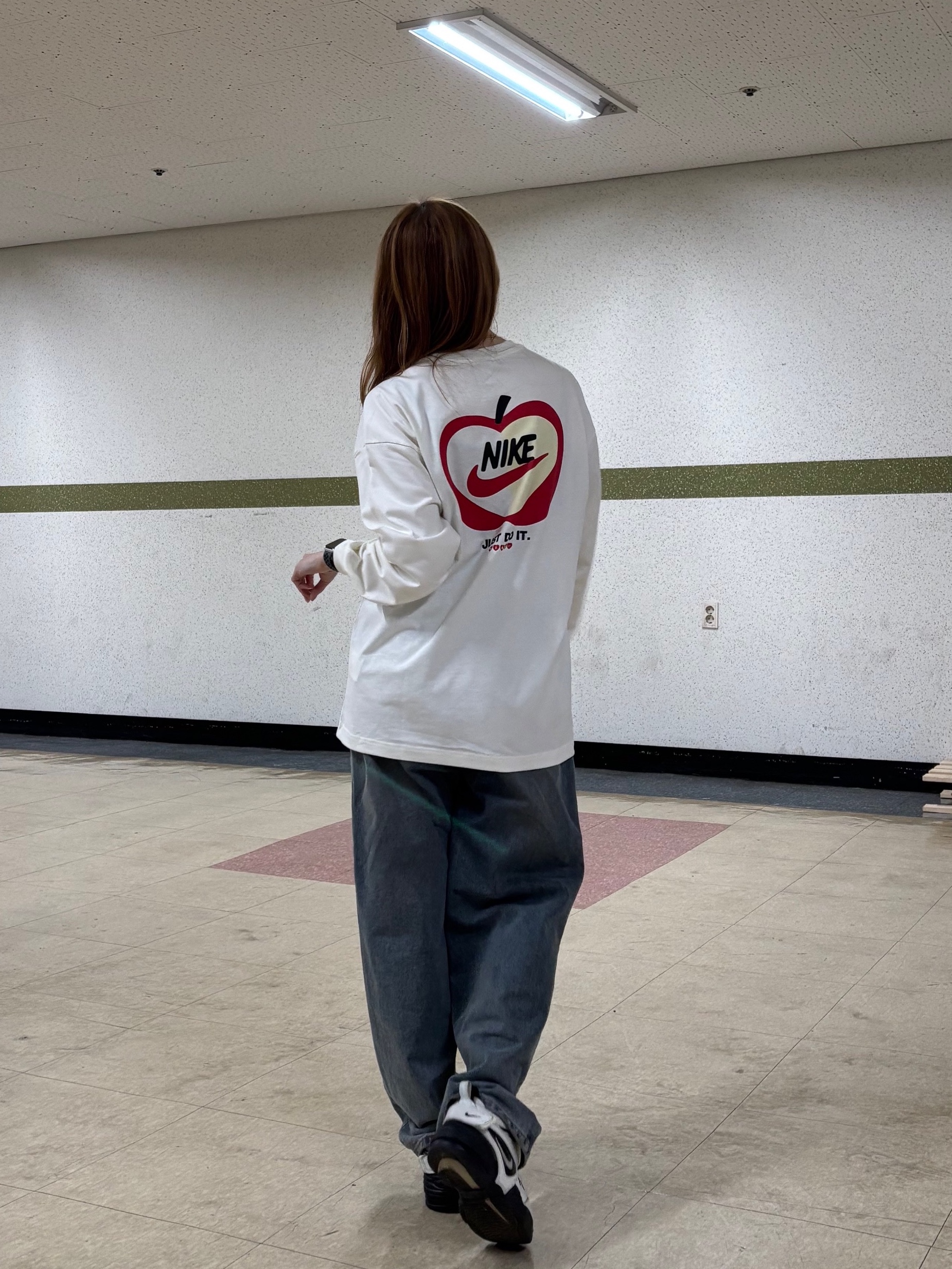 Nike x Ambush Air Adjust Force SP Summit White and Black, (W) Nike NSW Oversized Long Sleeve Top Sail - Asia 착용 스타일 - 5