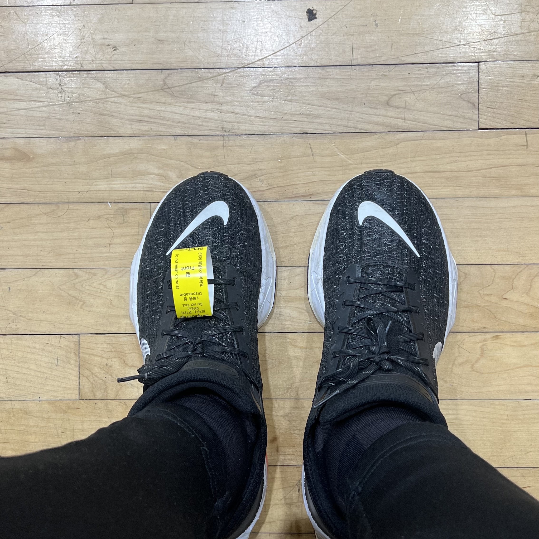 Nike ZoomX Invincible Run Flyknit 3 Black White 착용 스타일