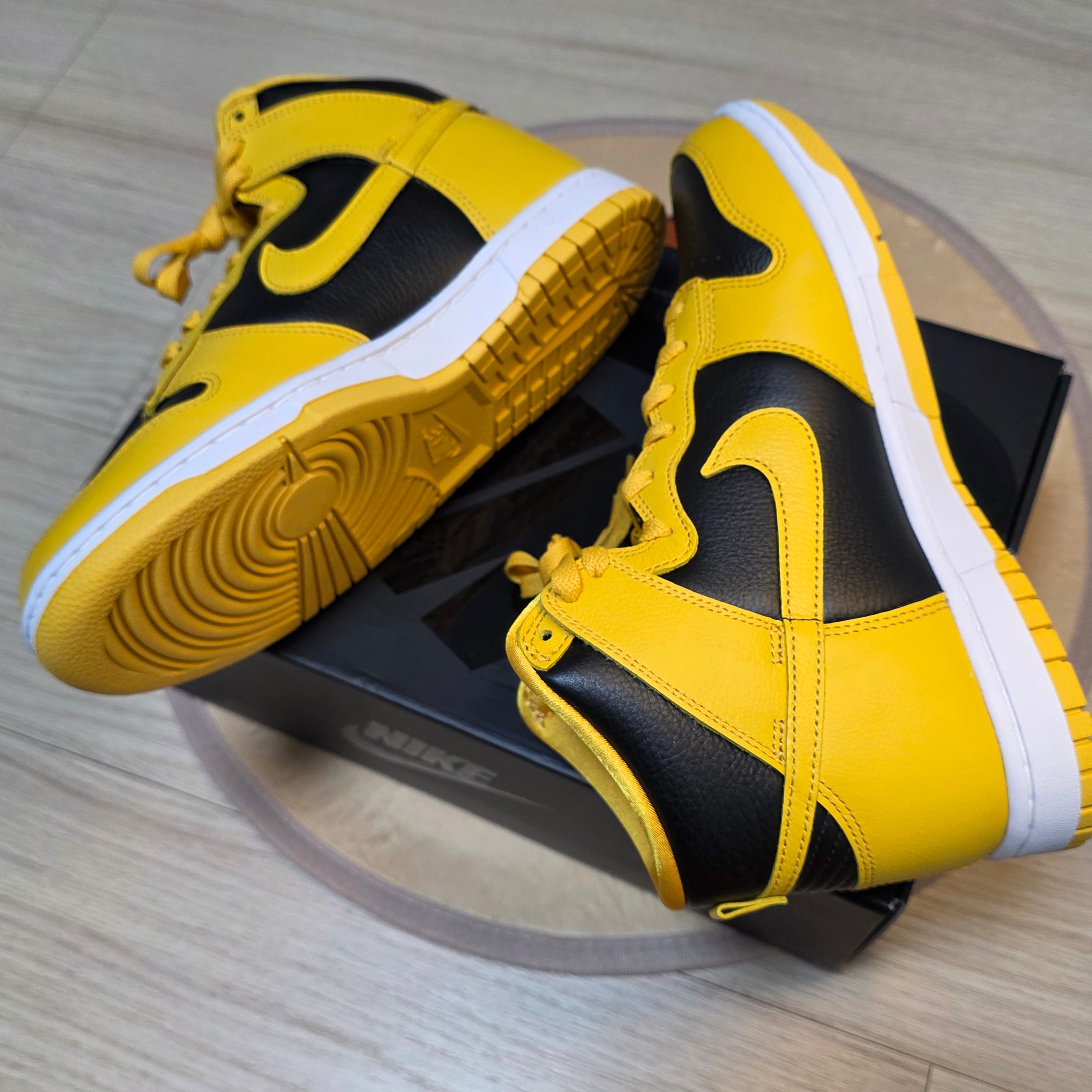 Nike Wu-Tang Clan Dunk High Black and Pollen 착용 스타일 - 2