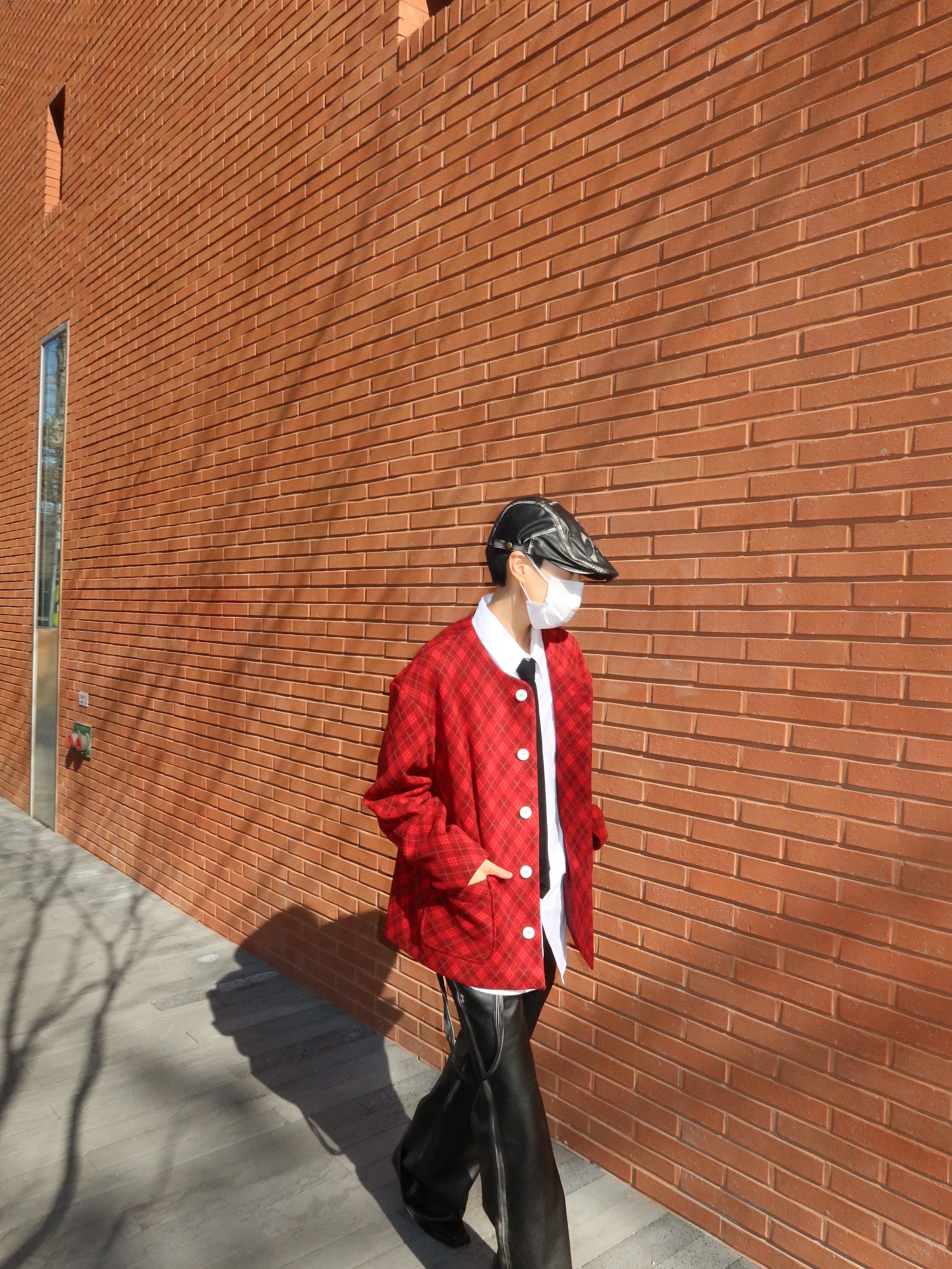 Hono Report Collarless Cardigan Red Argyle 착용 스타일 - 7
