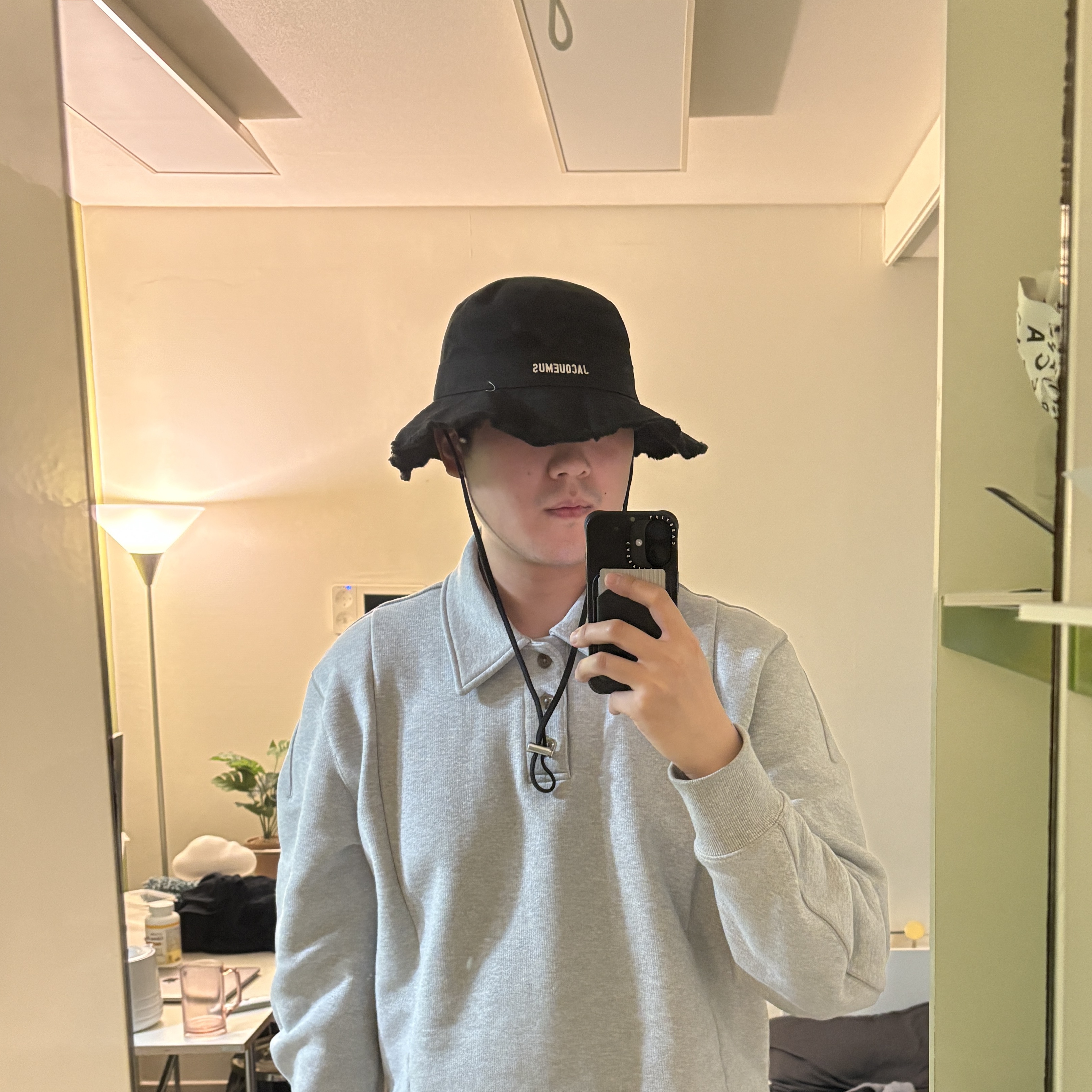Jacquemus Le Bob Artichaut Bucket Hat Black 착용 스타일